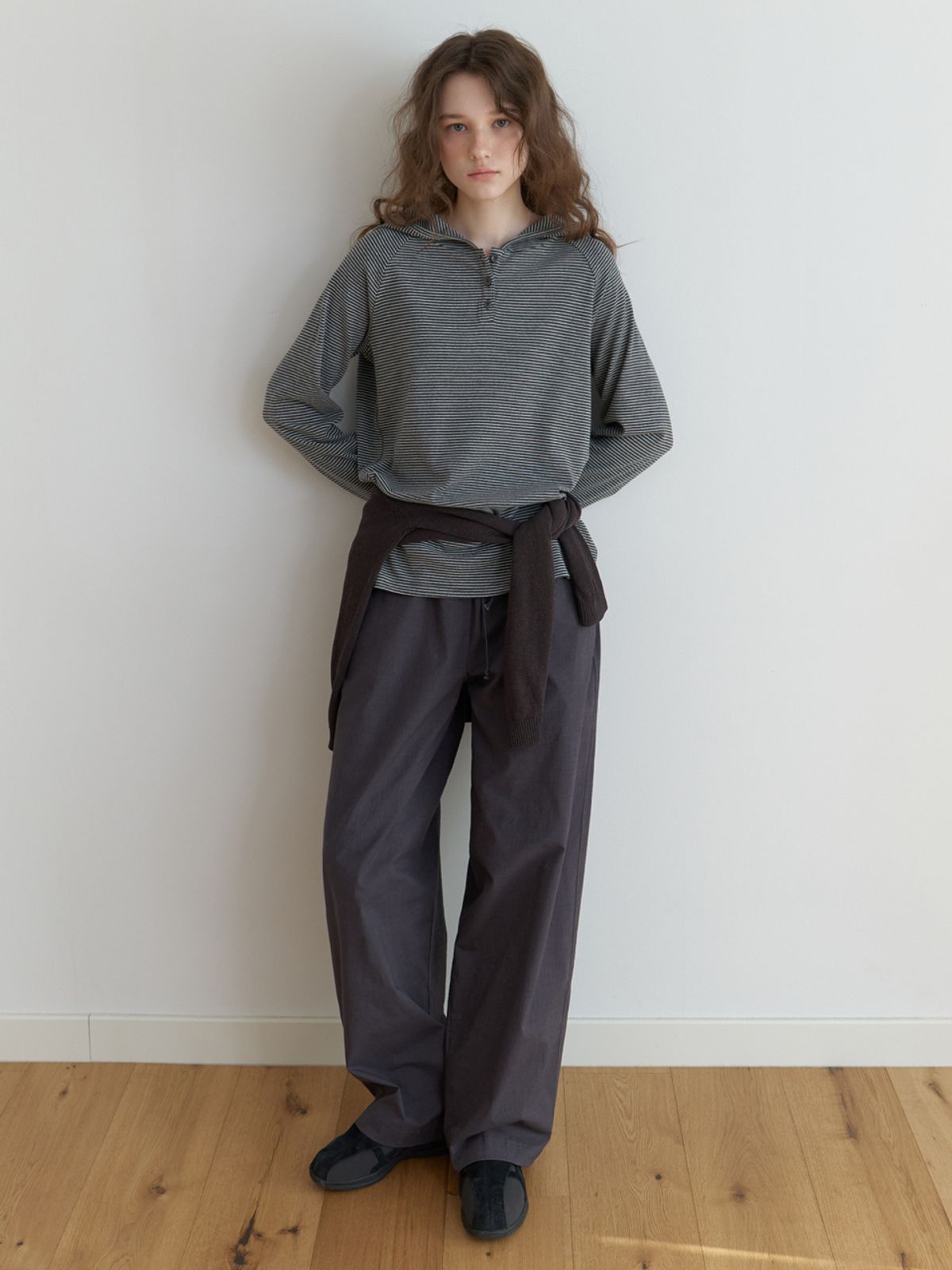 더미튼(THEMITTEN) [2nd] Lorne stripe pants (charcoal)