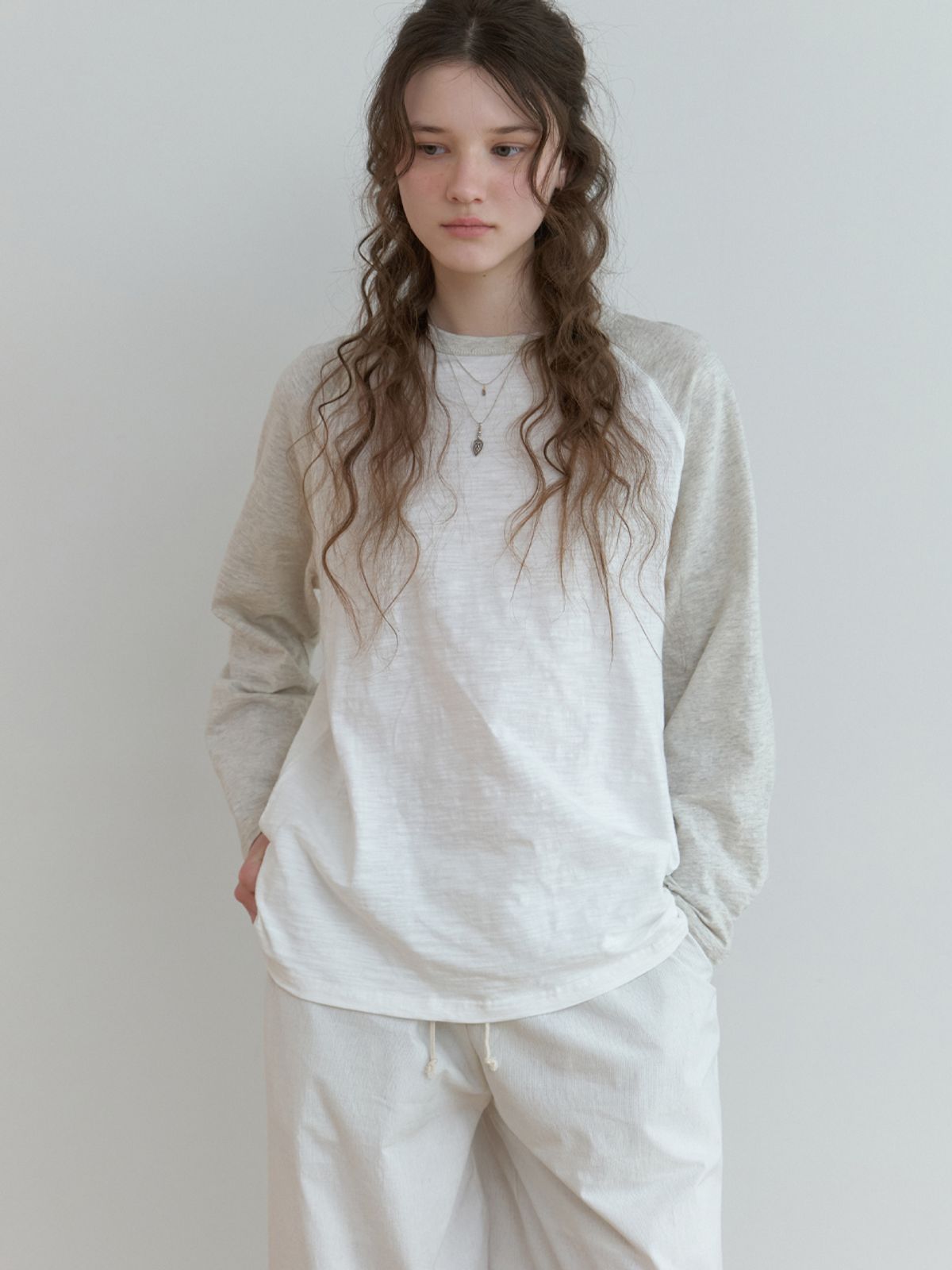 더미튼(THEMITTEN) Neer raglan t-shirt (oatmeal)