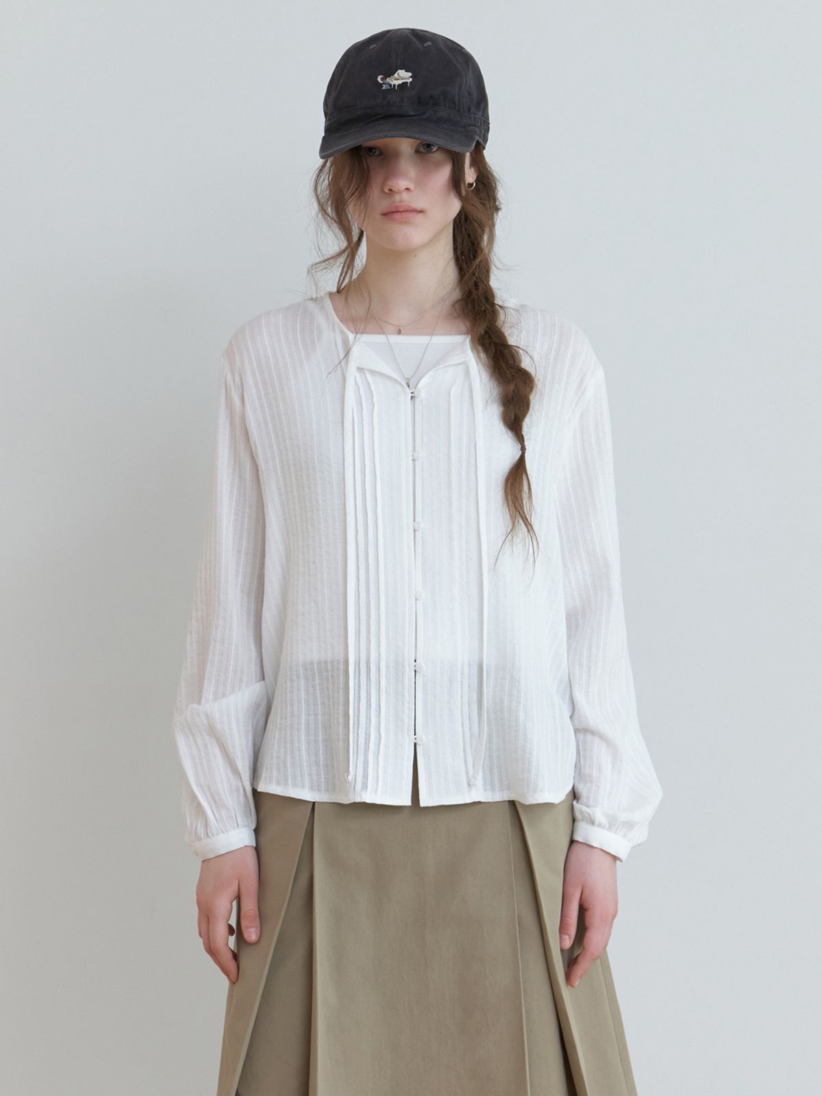 더미튼(THEMITTEN) Beurre pintuck blouse (ivory)