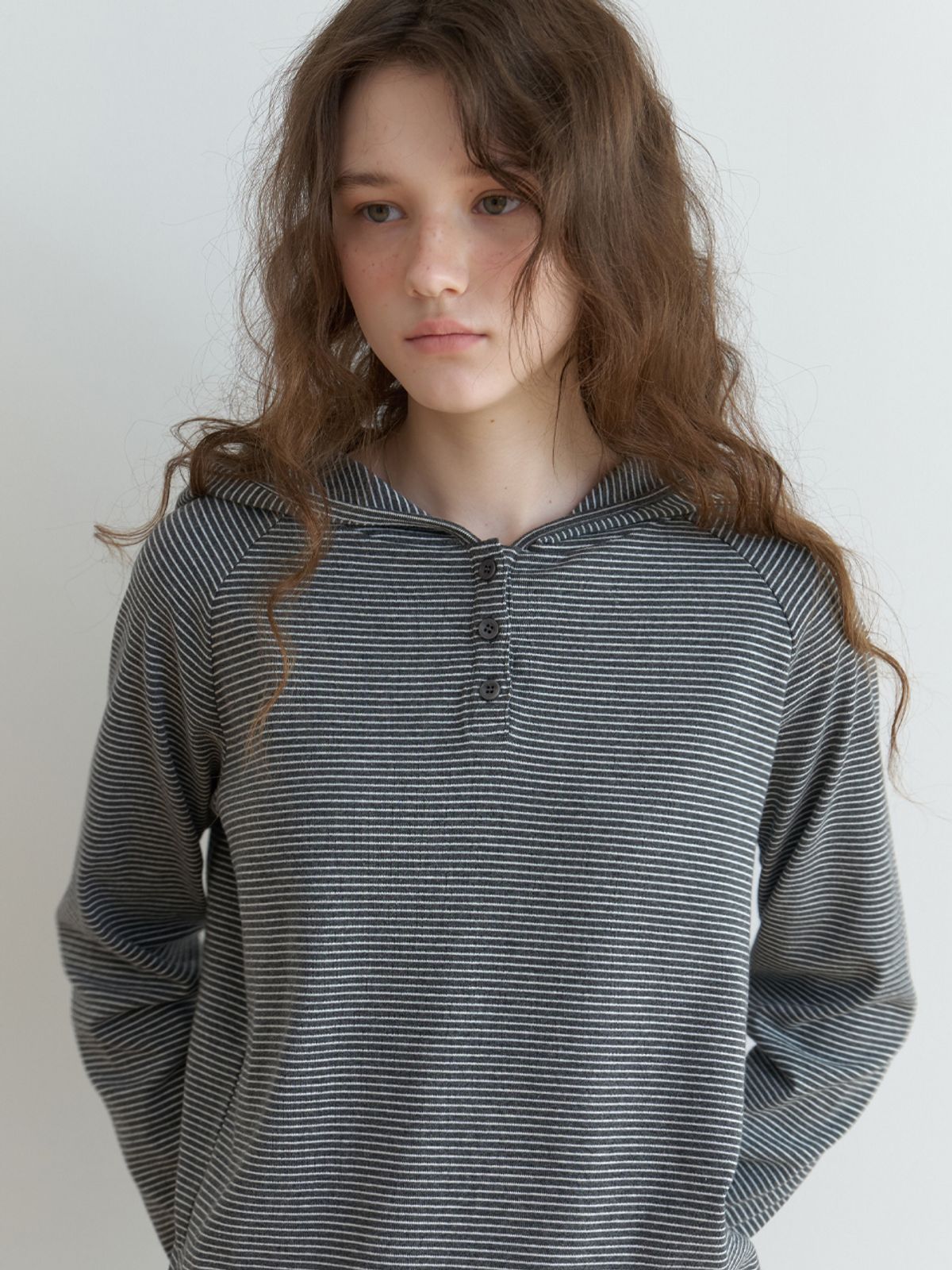 더미튼(THEMITTEN) Nib hoodie t-shirt (d.gray stripe)