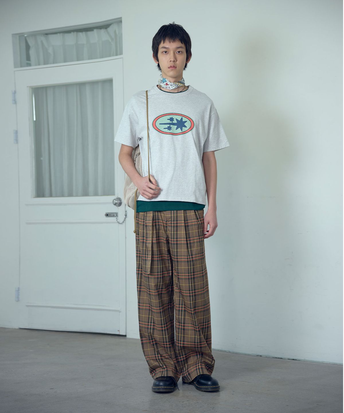 나이스고스트클럽(NICEGHOSTCLUB) OVAL 3STAR LOGO TEE_LIGHT GREY(NG2GMUT513A)