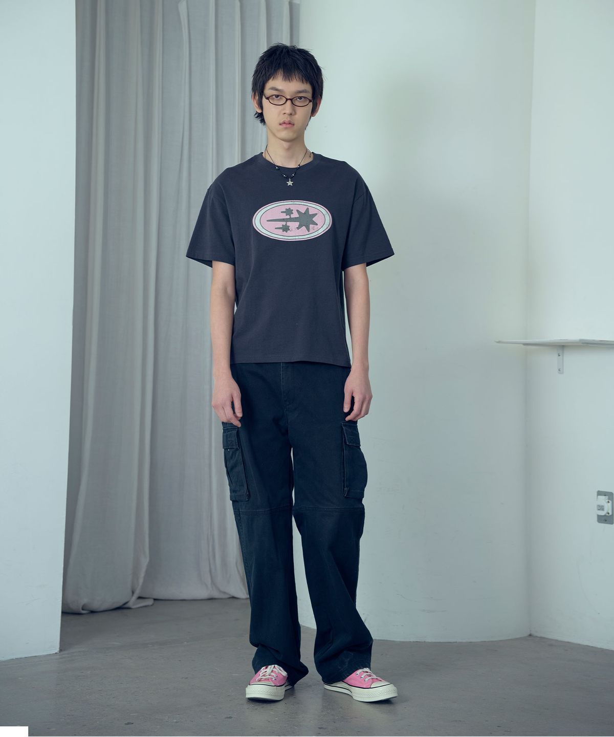 나이스고스트클럽(NICEGHOSTCLUB) OVAL 3STAR LOGO TEE_CHARCOAL(NG2GMUT513A)
