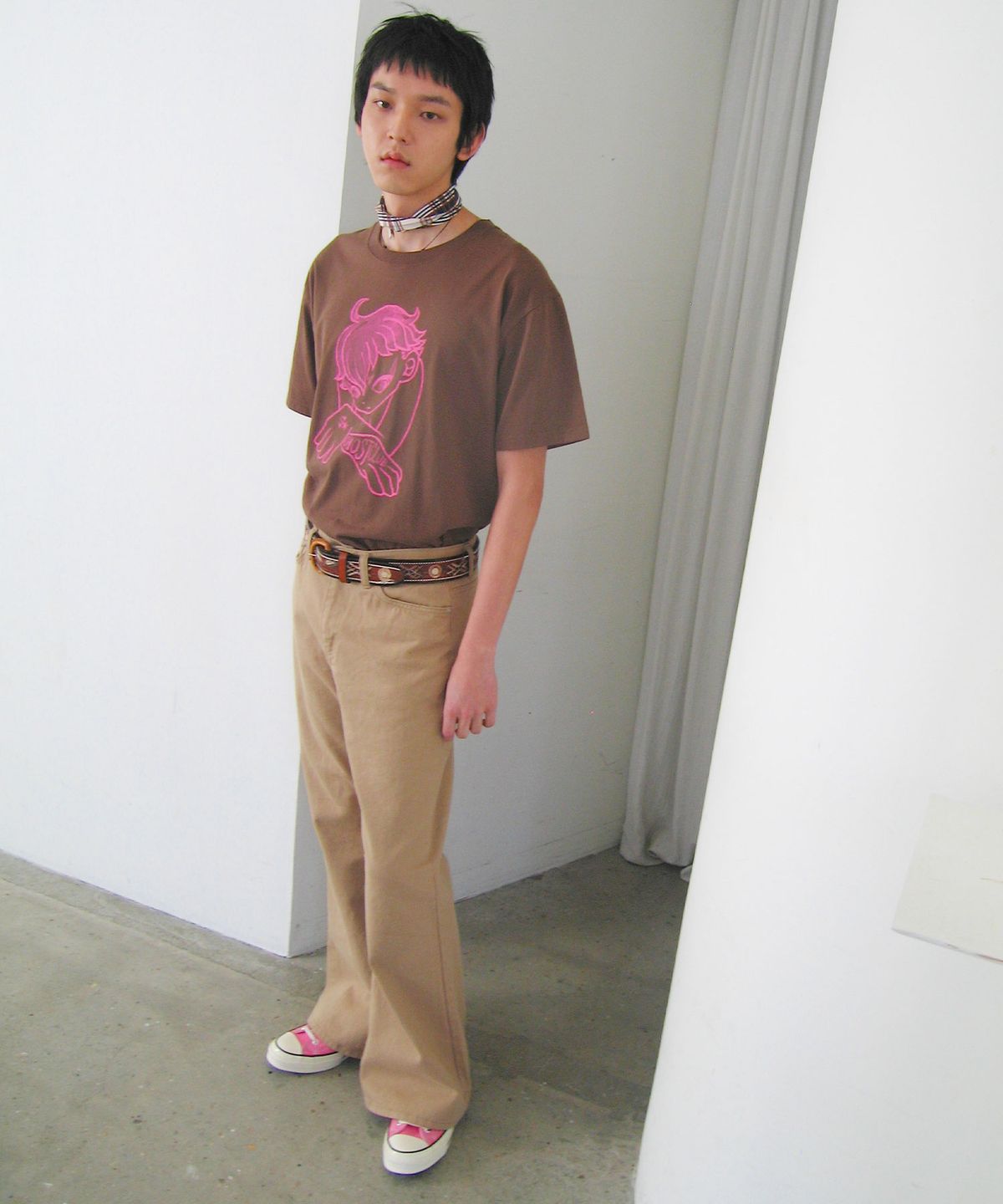 나이스고스트클럽(NICEGHOSTCLUB) GATEKEEPER HAND TEE_BROWN(NG2GMUT520A)
