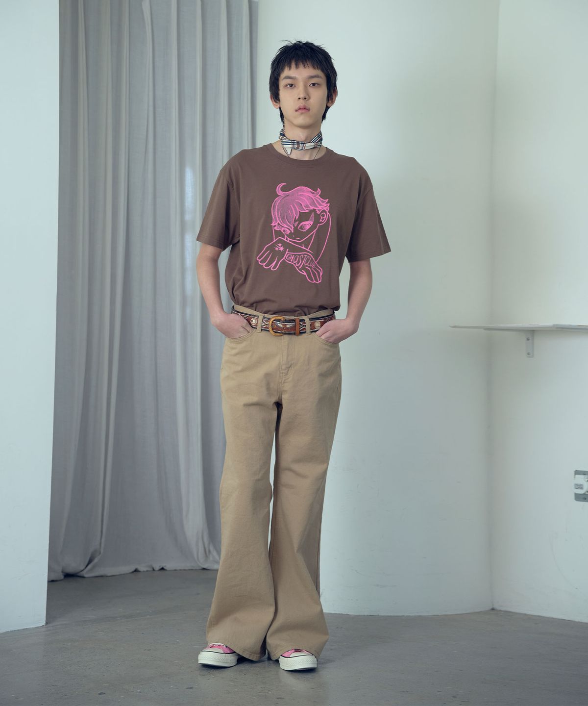 나이스고스트클럽(NICEGHOSTCLUB) GATEKEEPER HAND TEE_BROWN(NG2GMUT520A)