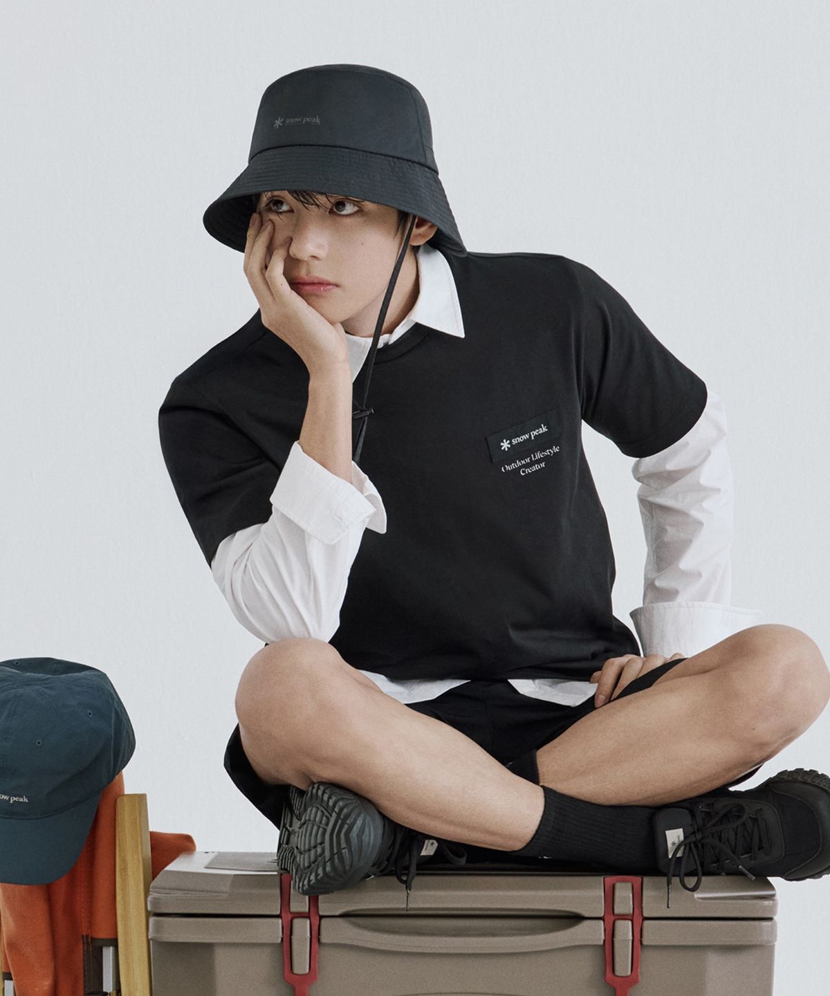 스노우피크 어패럴(SNOWPEAK APPAREL) 에어로쿨 레터링 우븐 패치 반팔 티셔츠 (S26MMFTS22) Black