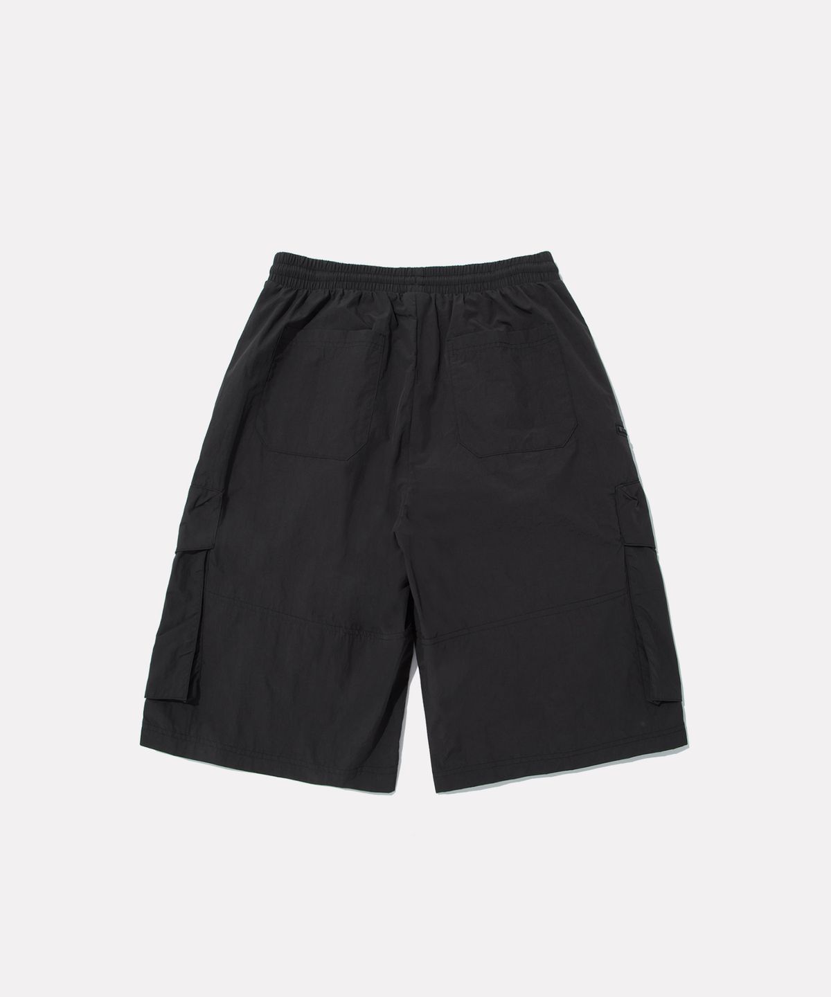 리복(REEBOK) 나일론 카고 버뮤다 쇼츠 - 블랙