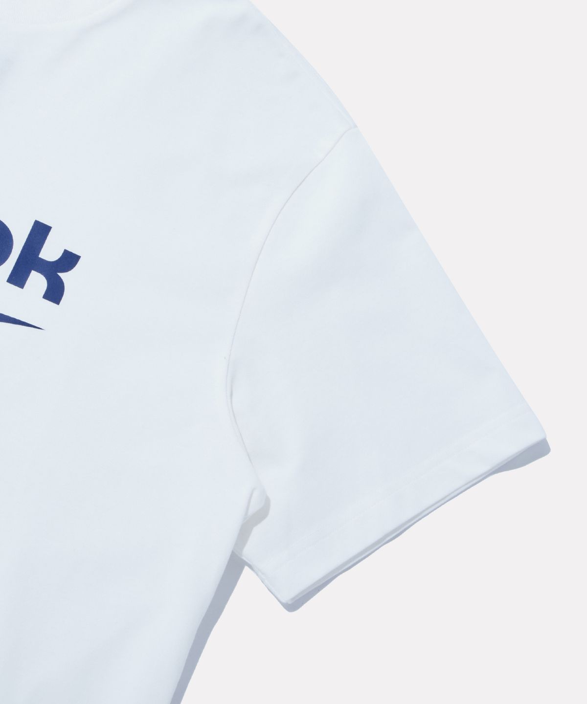 리복(REEBOK) 에센셜 빅로고 반팔티 - 화이트