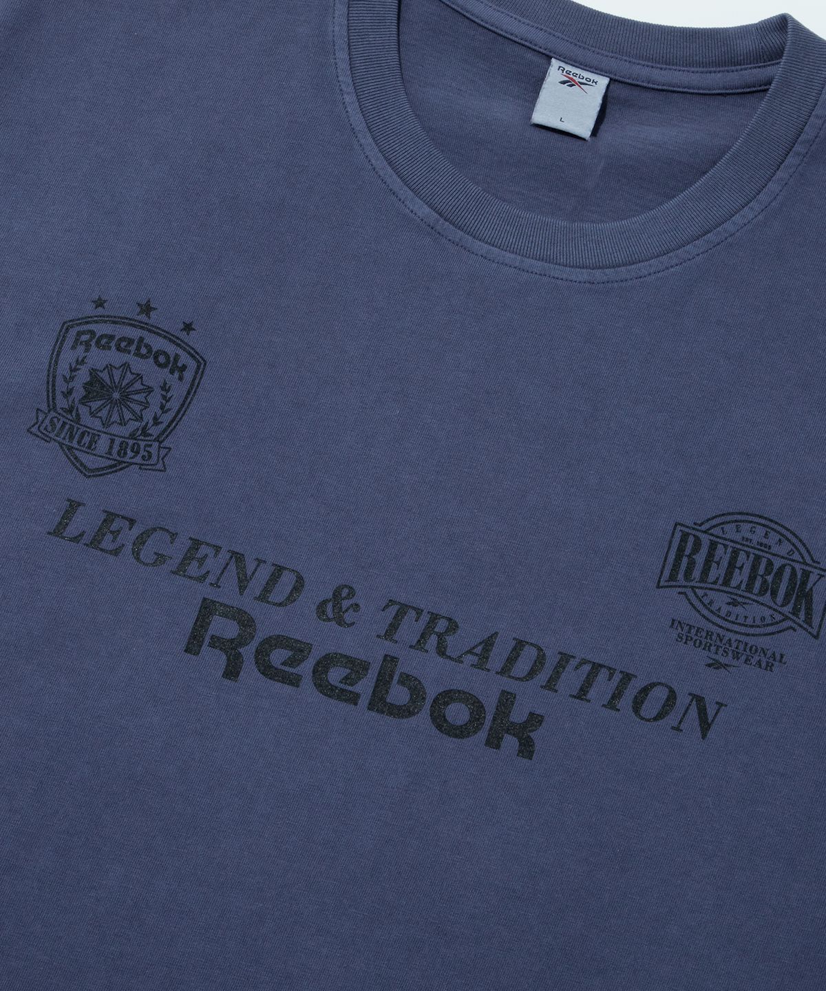리복(REEBOK) 가먼트다잉 그래픽 반팔티 - 더스티 네이비