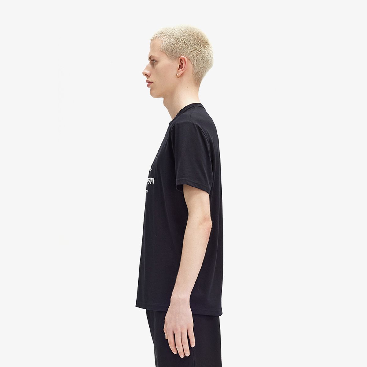 프레드페리(FRED PERRY) [Sport] 프레드 페리 그래픽 티셔츠 - 블랙 AFPM2438588-102