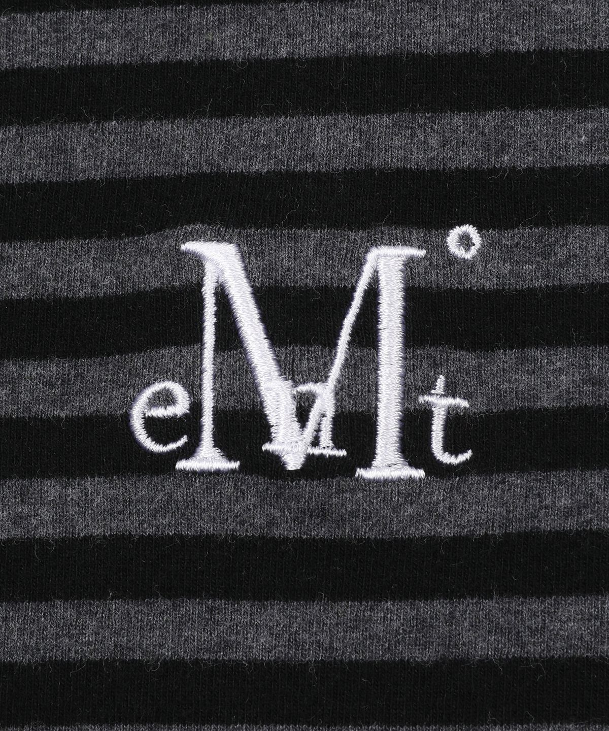 무센트(MUCENT) 모션 스트라이프 버튼 배색 가디건