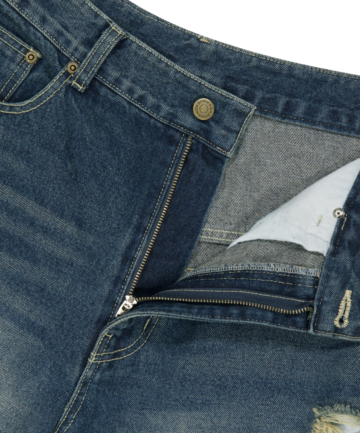 위캔더스(WKNDRS) [KOIN SEOUL] DAMAGED SKULL DENIM SHORTS (DENIM)