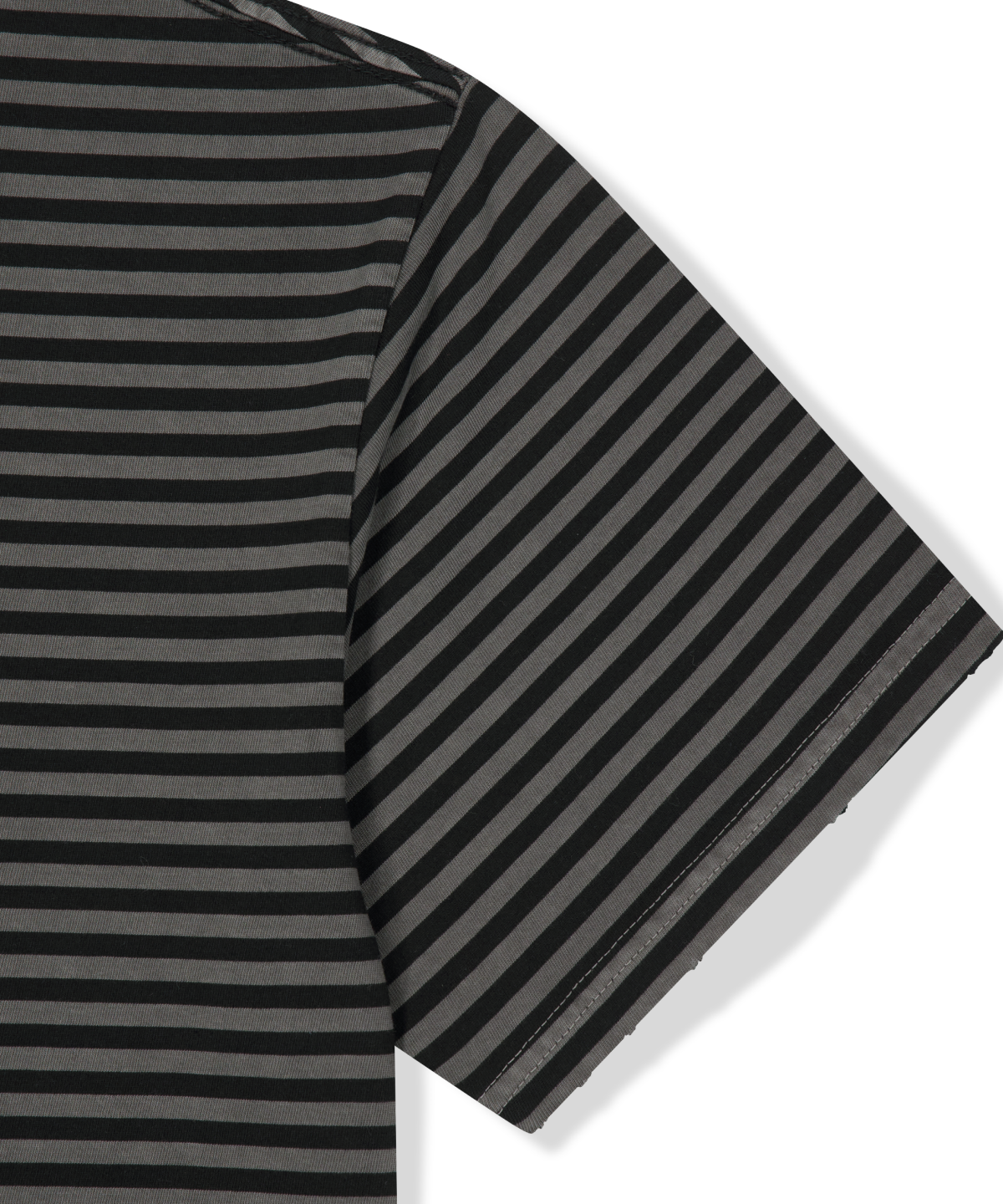 위캔더스(WKNDRS) [KOIN SEOUL] DAMAGED STRIPED T-SHIRT (CHARCOAL)