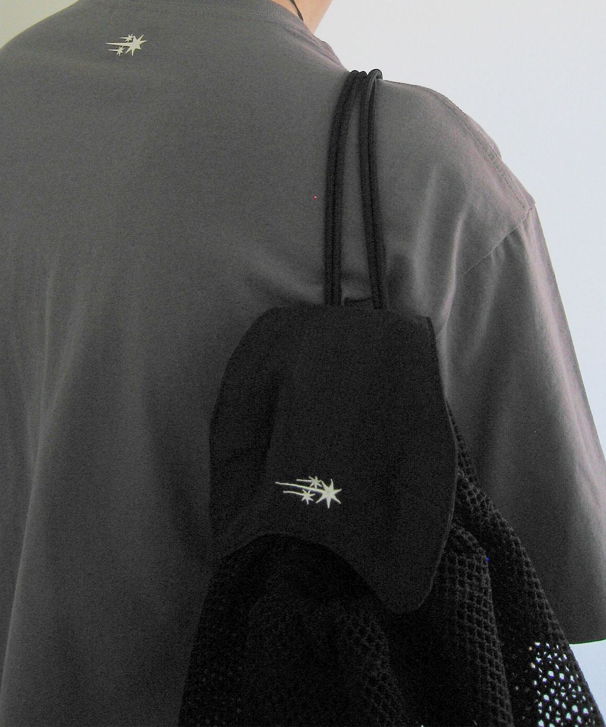 나이스고스트클럽(NICEGHOSTCLUB) FLAP MESH GYMSACK_BLACK(NG2GSUAB43A)