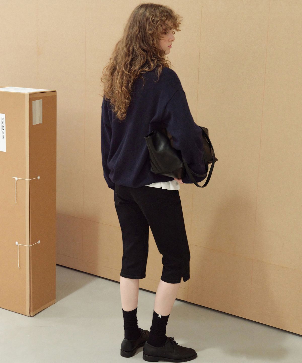 르바(LEVAR) Below Capri Denim - Black
