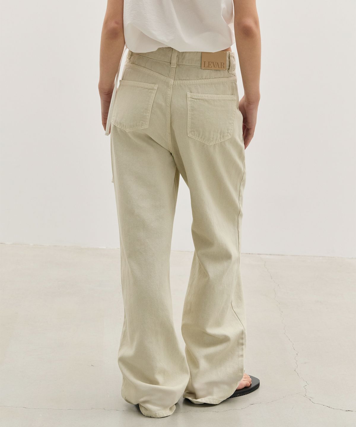 르바(LEVAR) Relaxed Oxford Denim - Washed Beige