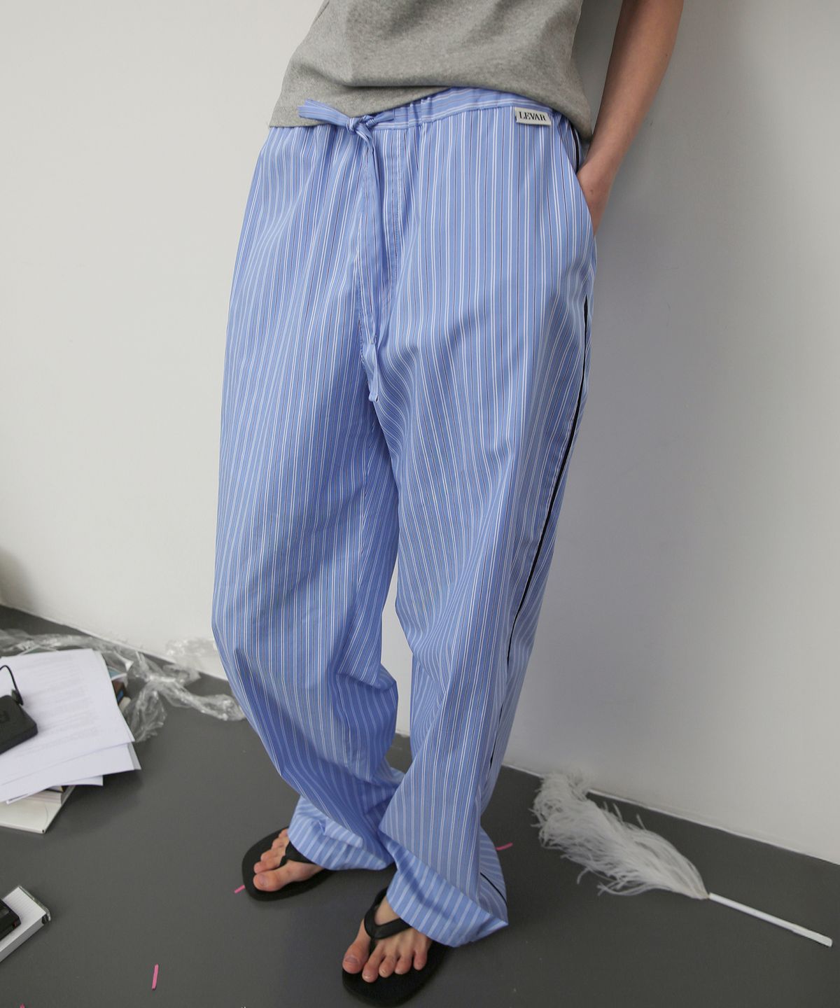 르바(LEVAR) Pinstripe Lounge Pants - Blue Stripe