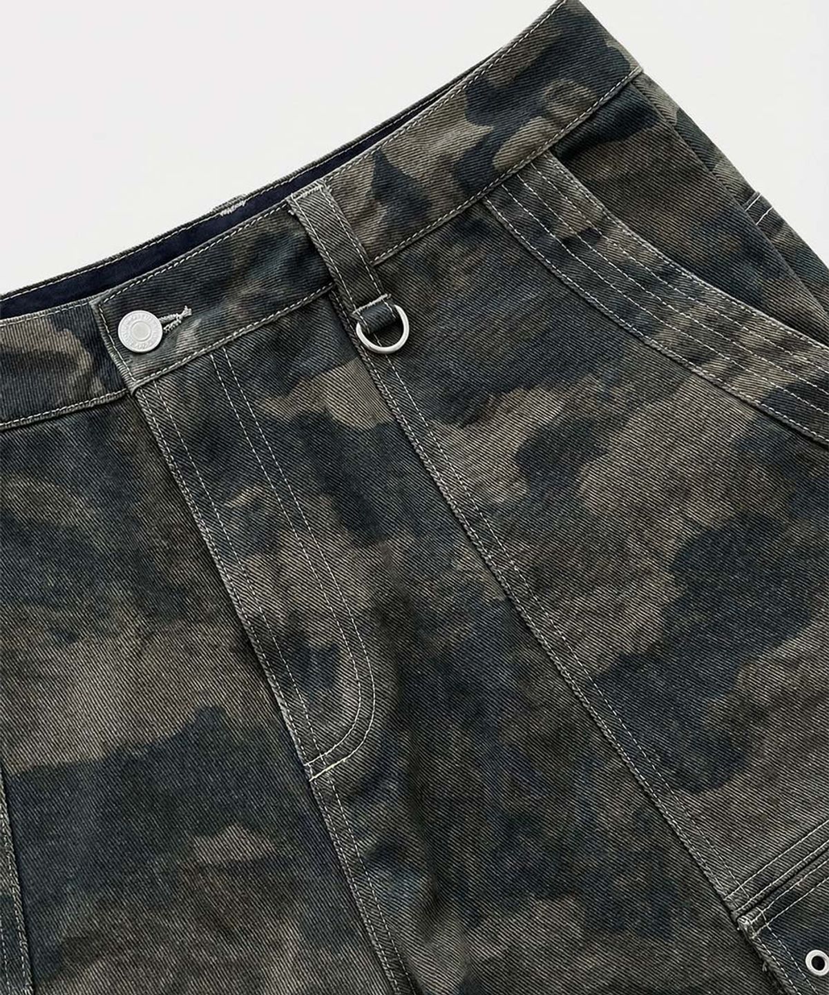 배드블러드(BADBLOOD) Arc Curved Fit Cargo Pants - Camo