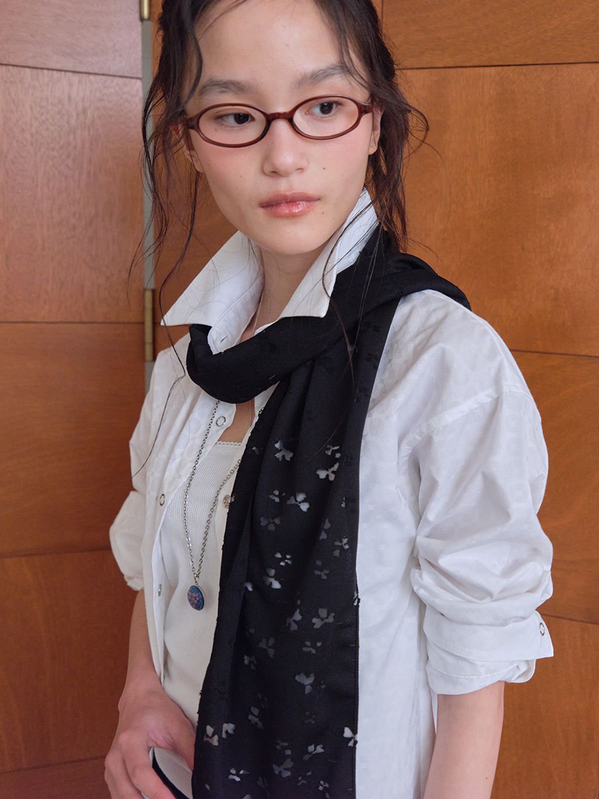 무음(MUWM) 빈티지 레이스 클로버 스카프 Vintage Lace Scarf (3 Colors)