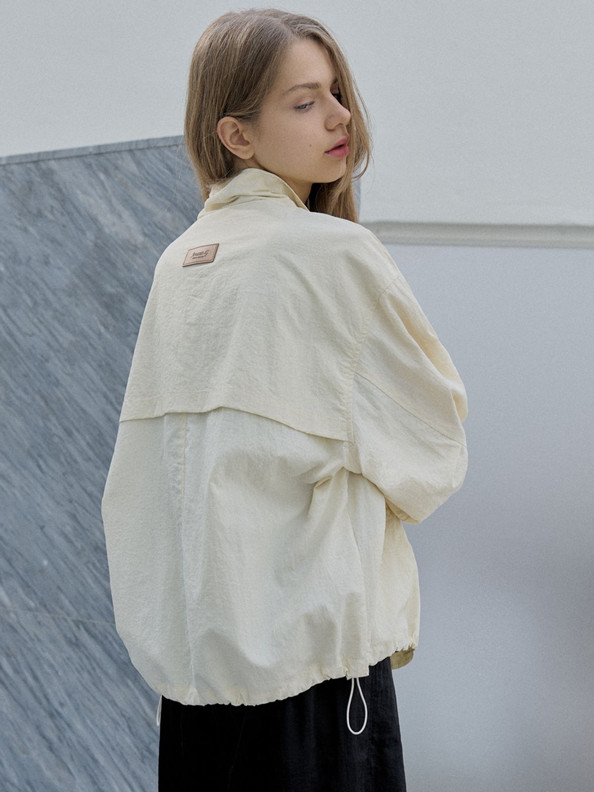 아방(AVANT-G) Nylon Windbreakert  Jumper - CREAM