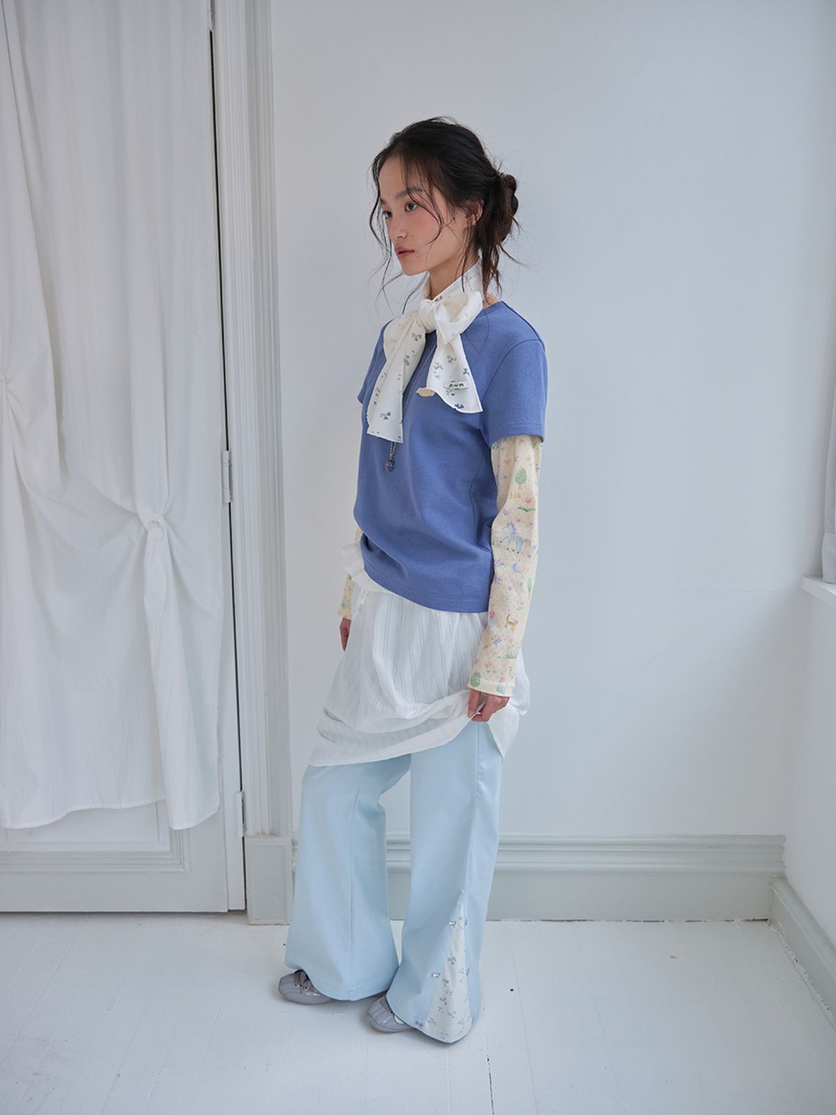 무음(MUWM) 플레어 레이스 스트레치 팬츠 Flare Lace Stretch Pants (Ice Blue)