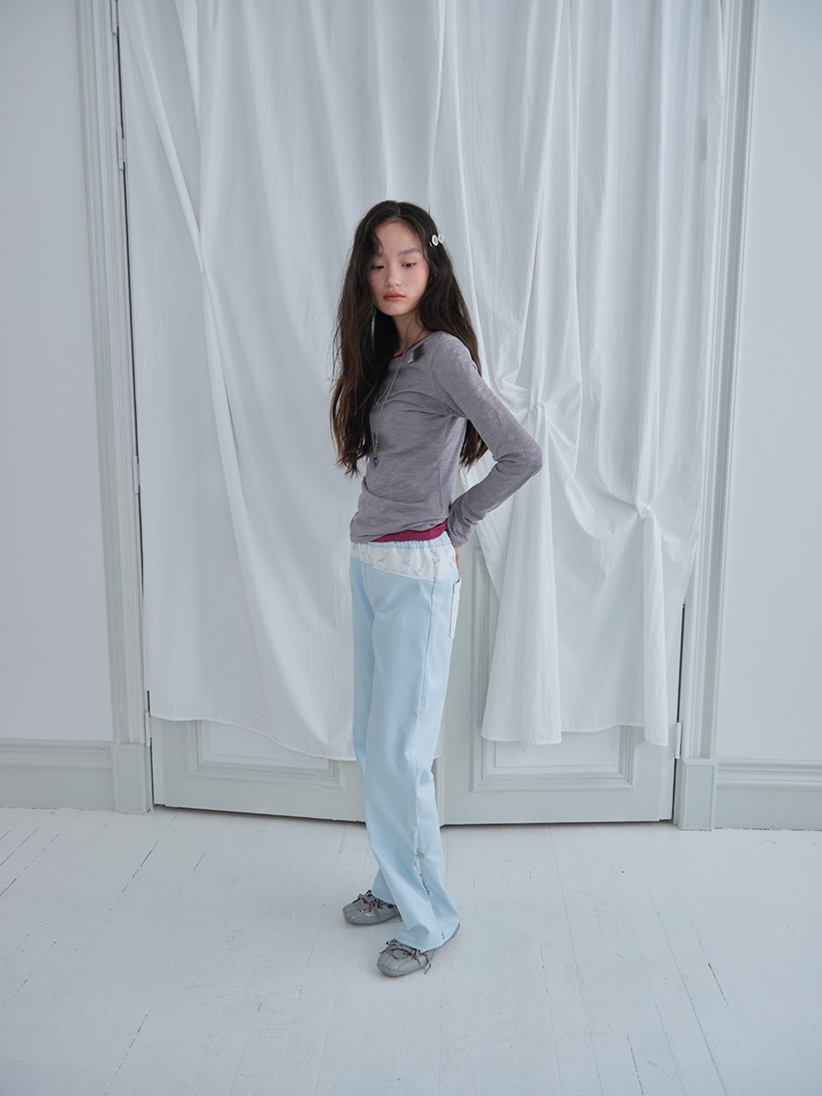 무음(MUWM) 플레어 레이스 스트레치 팬츠 Flare Lace Stretch Pants (Ice Blue)