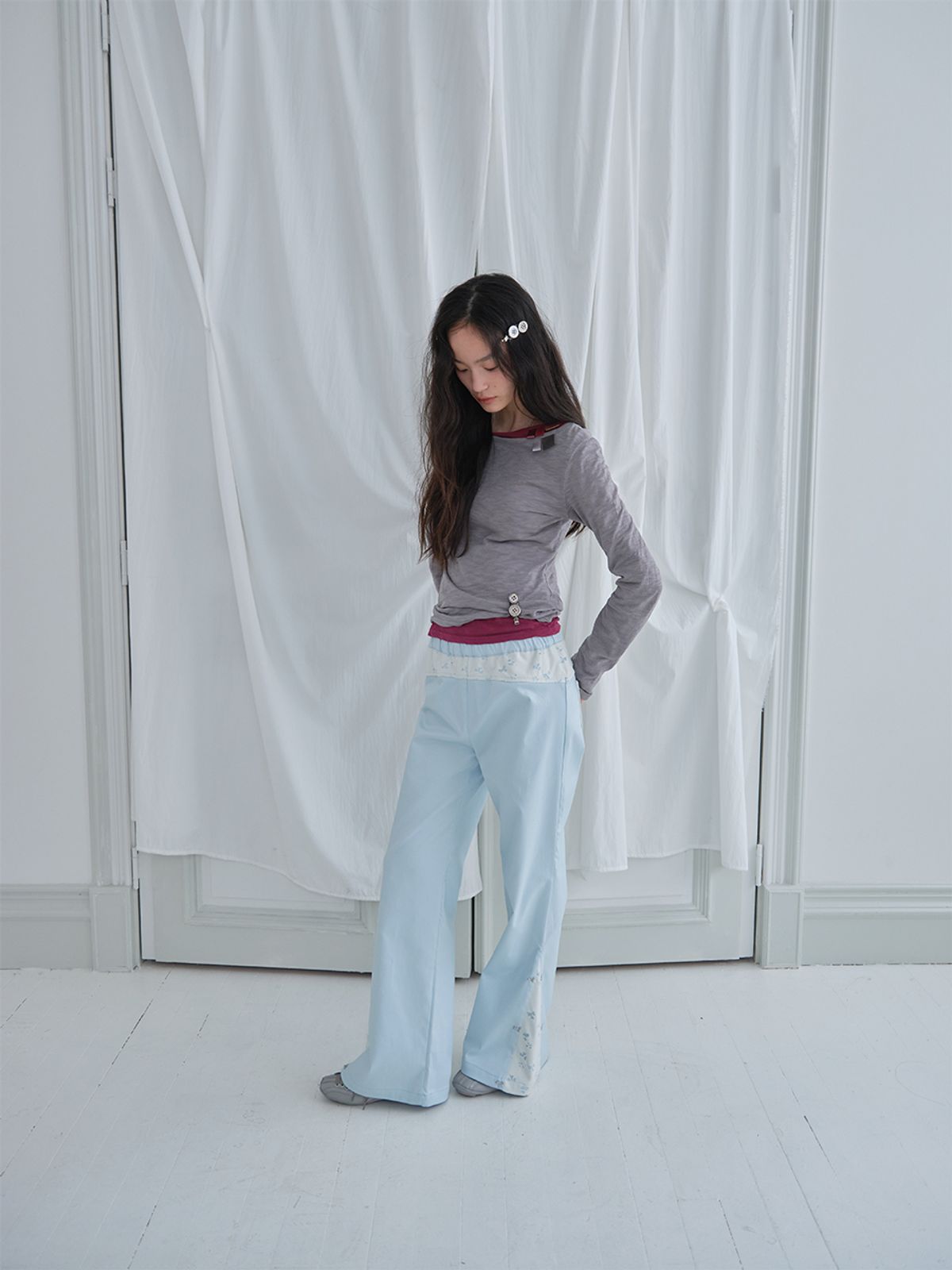무음(MUWM) 플레어 레이스 스트레치 팬츠 Flare Lace Stretch Pants (Ice Blue)