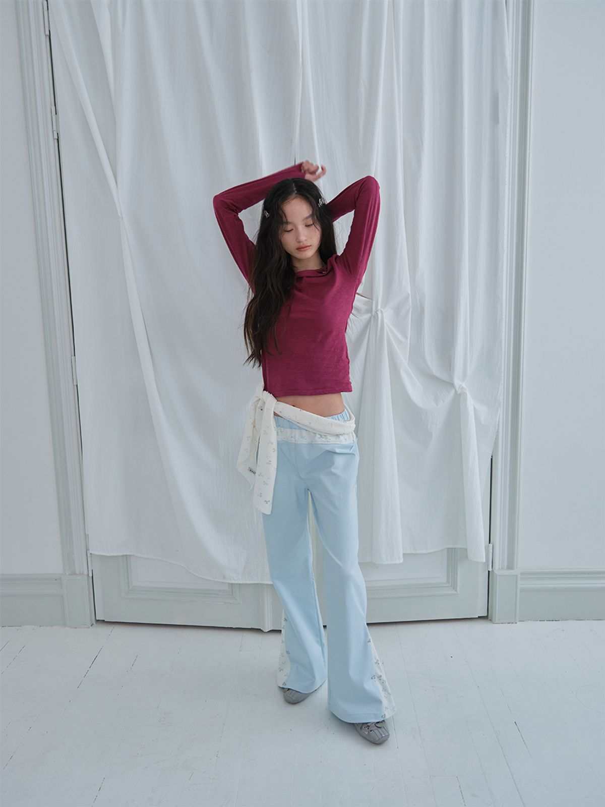 무음(MUWM) 플레어 레이스 스트레치 팬츠 Flare Lace Stretch Pants (Ice Blue)