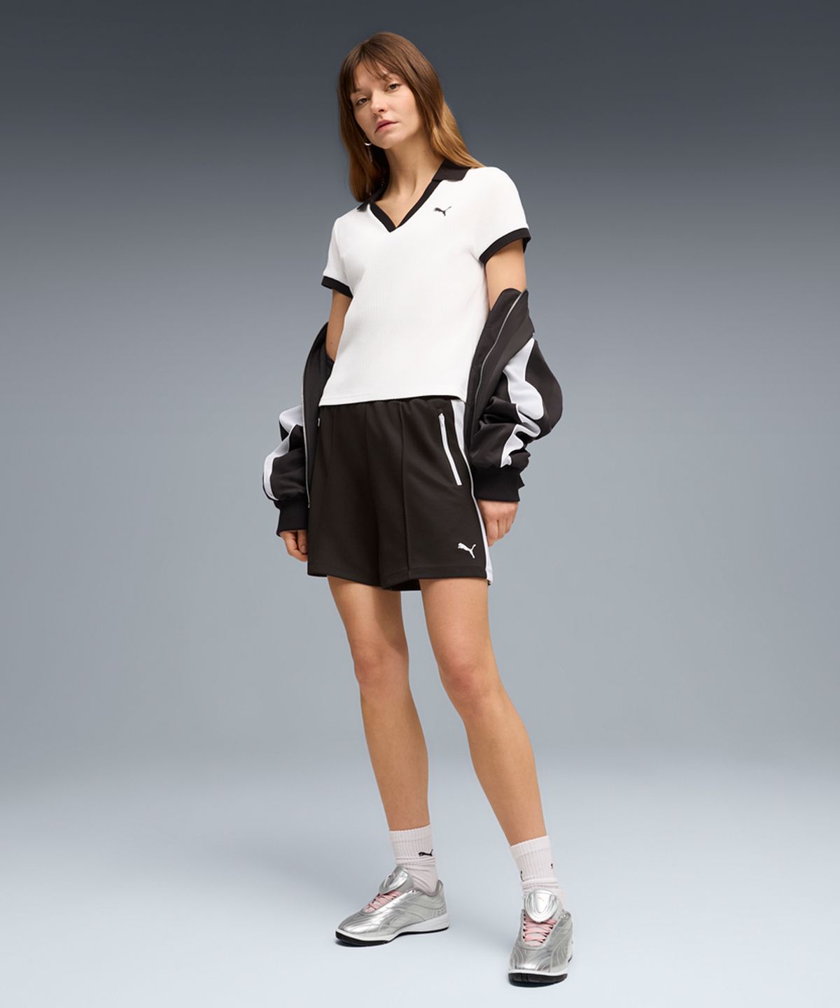 푸마(PUMA) T7 릴렉스드 핀턱 쇼츠 4 - 블랙 / 634620-01