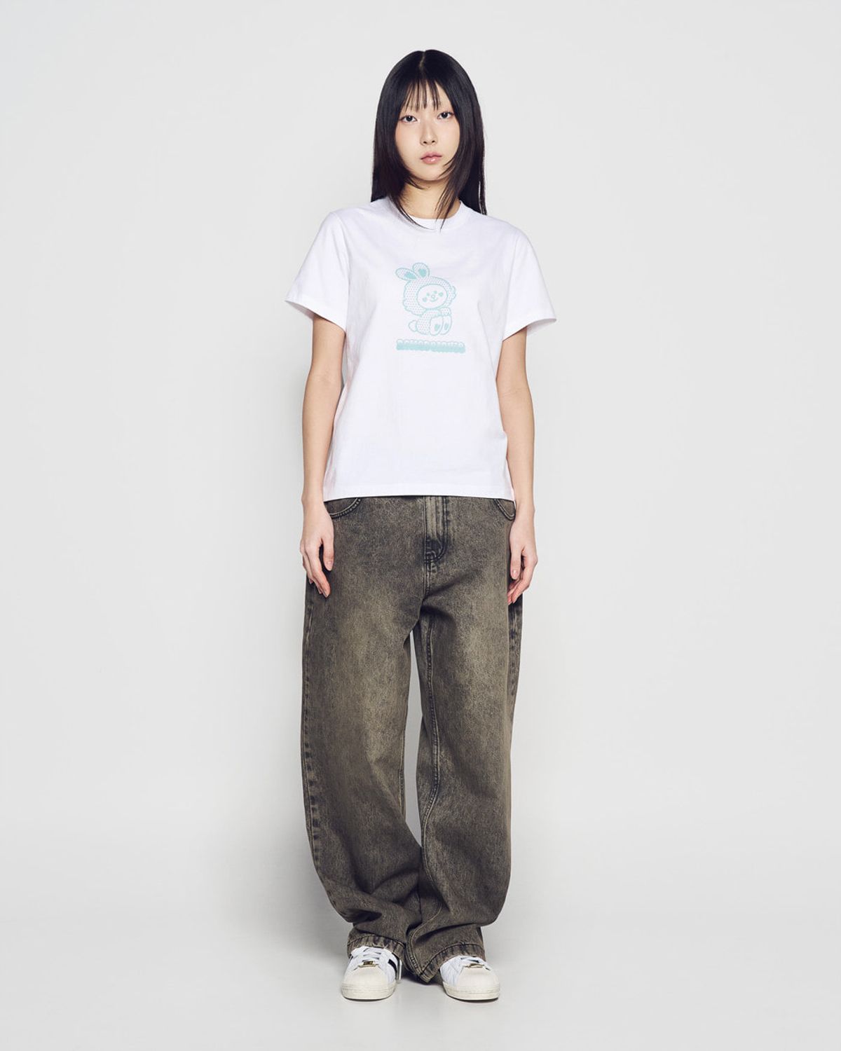 아크메드라비(ACME DE LA VIE) WOMAN CONY LINE FRIENDS SHORT SLEEVE T-SHIRT