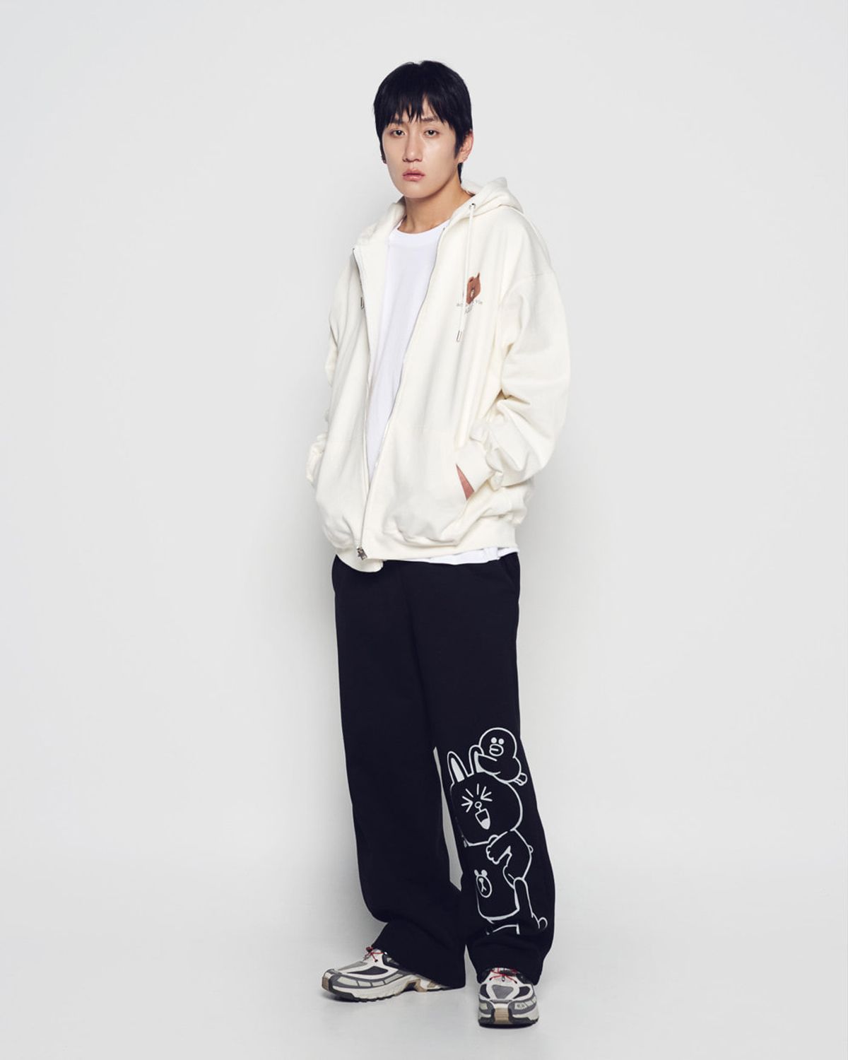 아크메드라비(ACME DE LA VIE) PLAY WITH LINE FRIENDS LONG PANTS