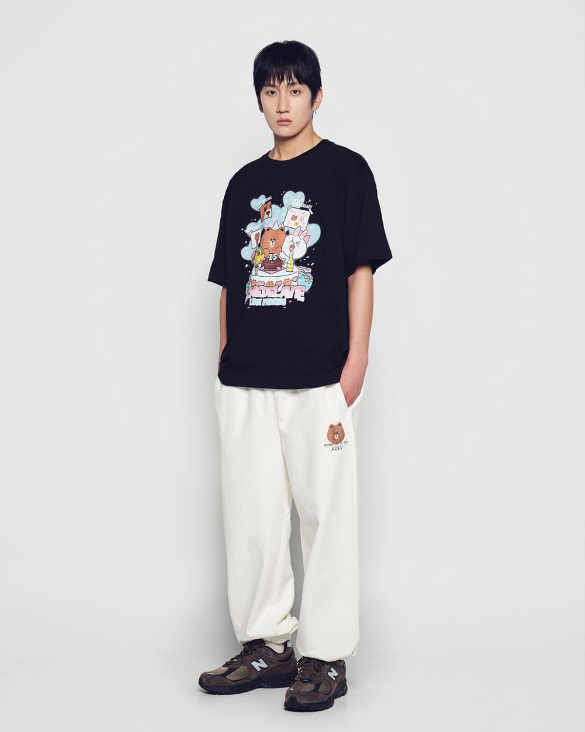 아크메드라비(ACME DE LA VIE) BASIC LOGO WITH LINE FRIENDS JOGGER PANTS