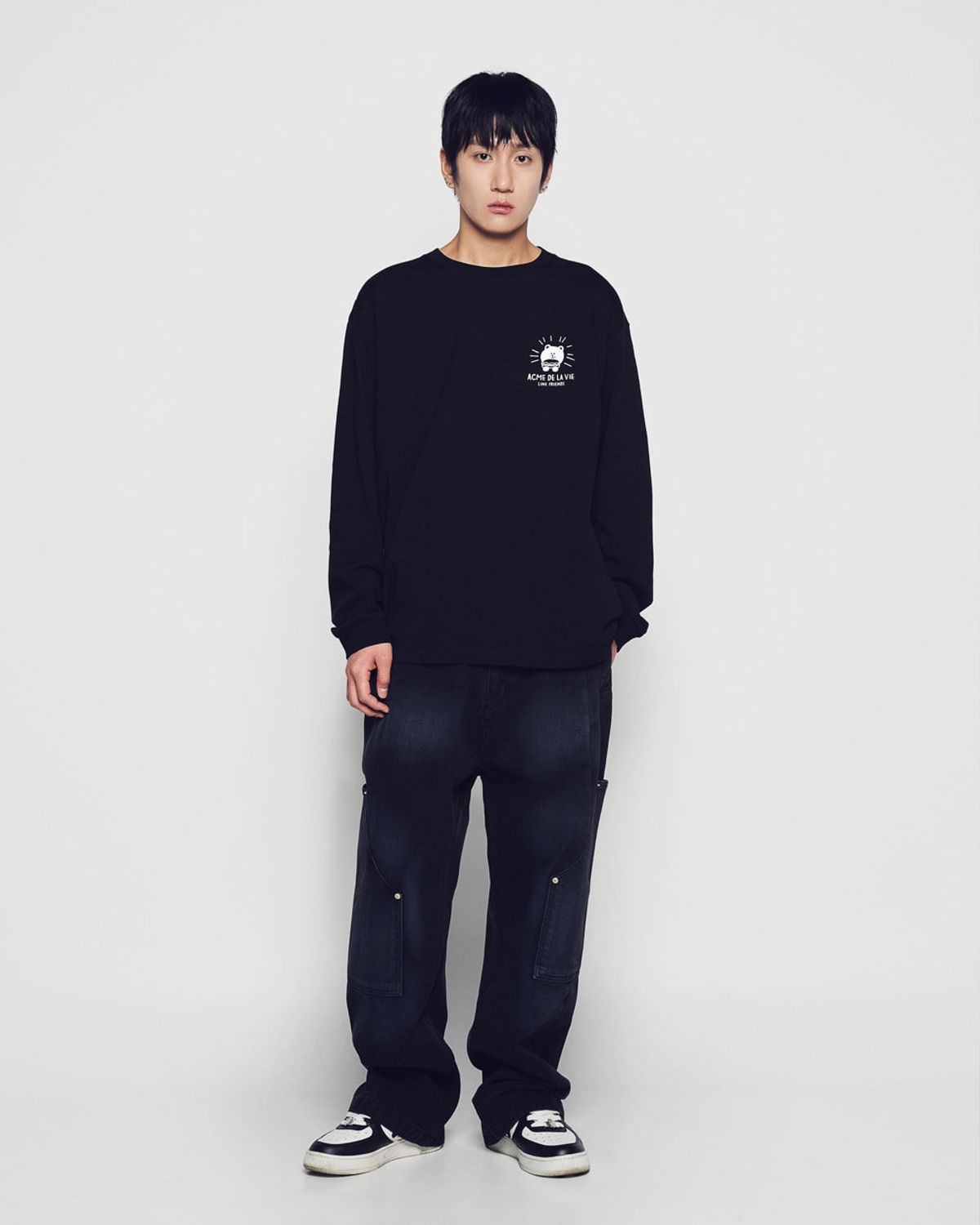 아크메드라비(ACME DE LA VIE) DAY OF LINE FRIENDS LONG SLEEVE T-SHIRT