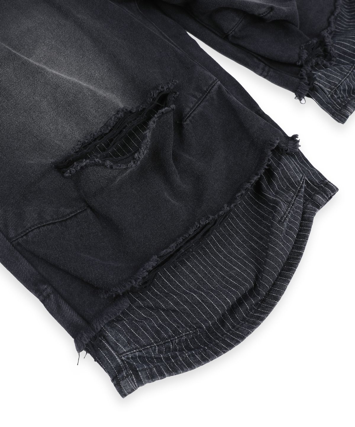 엑스톤즈(XTONZ) XP316 스트라이프 레이어드 버뮤다 데님 팬츠 (BLACK)