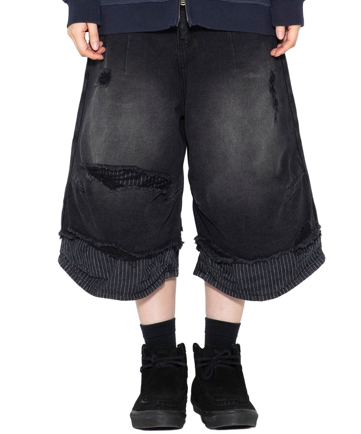 엑스톤즈(XTONZ) XP316 스트라이프 레이어드 버뮤다 데님 팬츠 (BLACK)