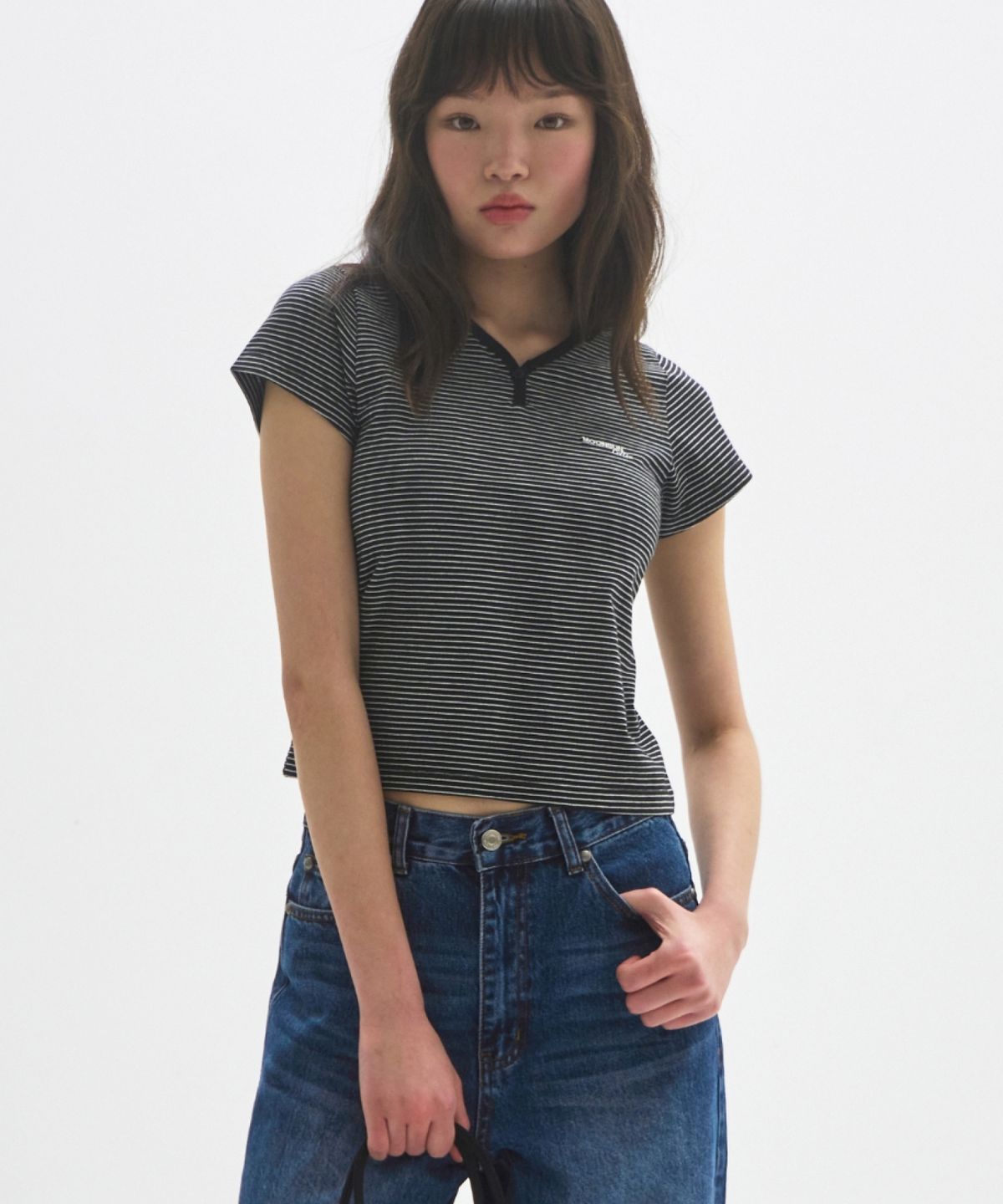 문선 아카이브(MOONSUN ARCHIVE) M.C Stripe Notch Neck T-Shirt / BLACK
