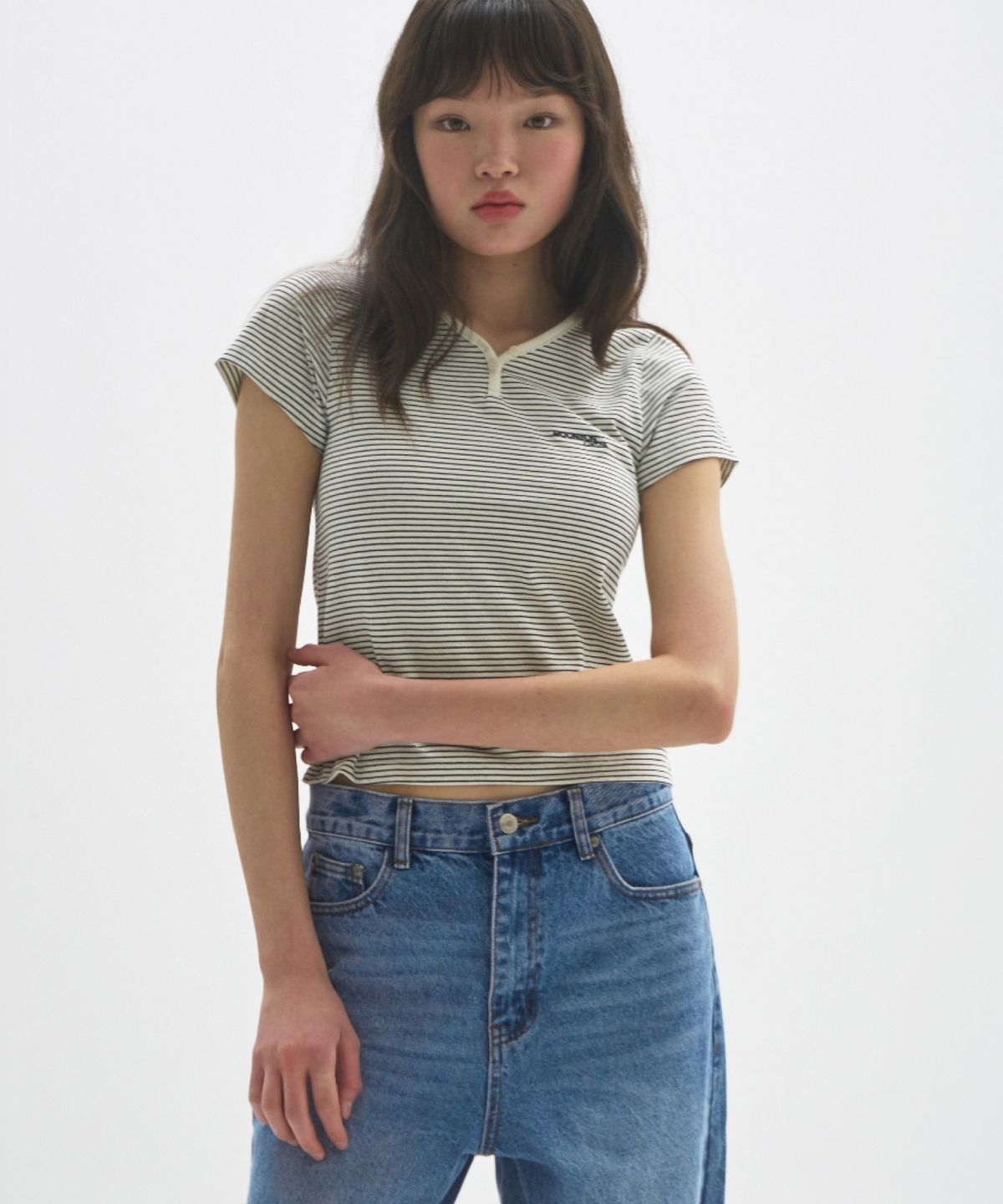 문선 아카이브(MOONSUN ARCHIVE) M.C Stripe Notch Neck T-Shirt / WHITE
