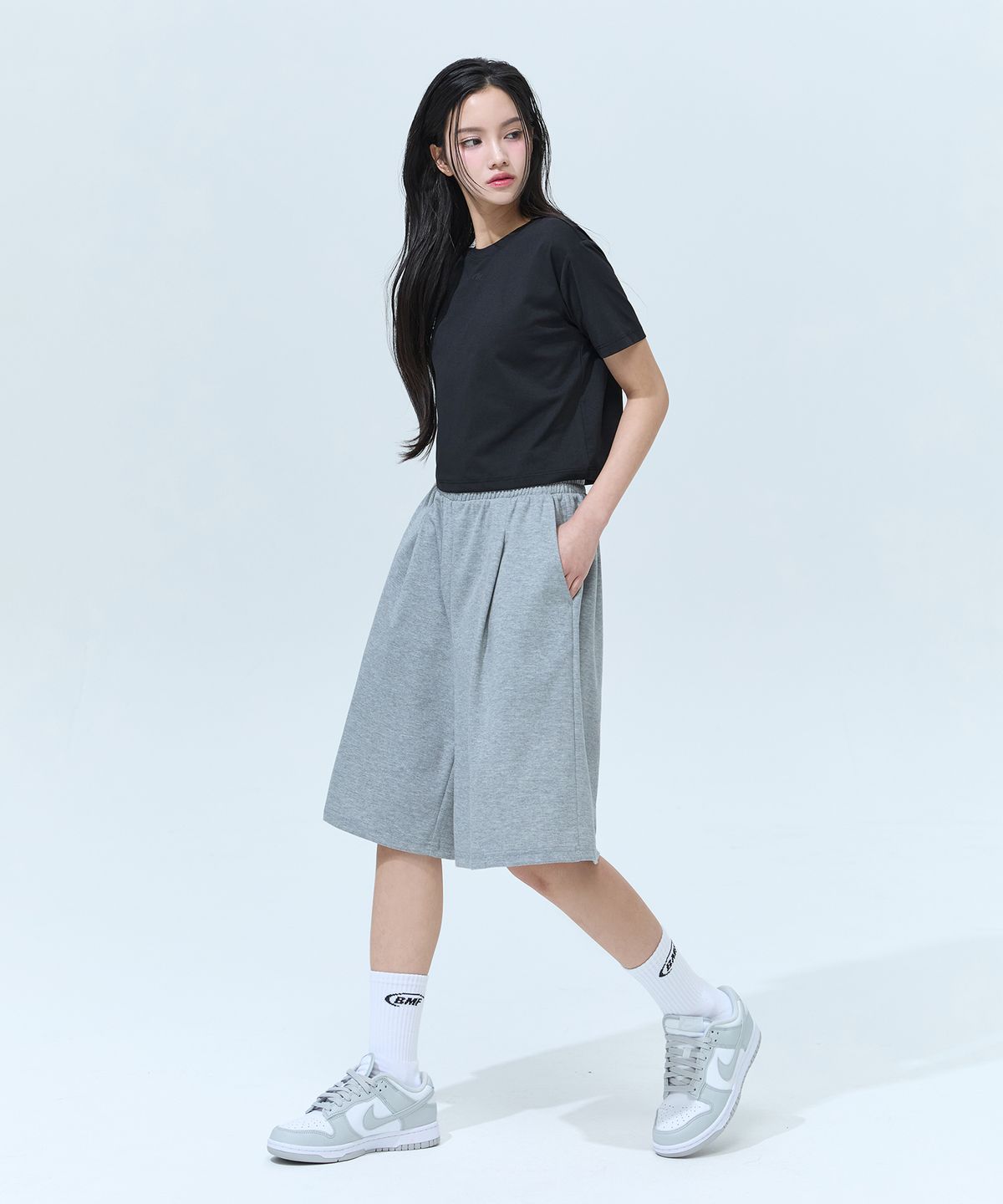 블랙몬스터핏(BLACK MONSTER FIT) 소로나 심볼 크롭 숏슬리브 (2color) / BM260202