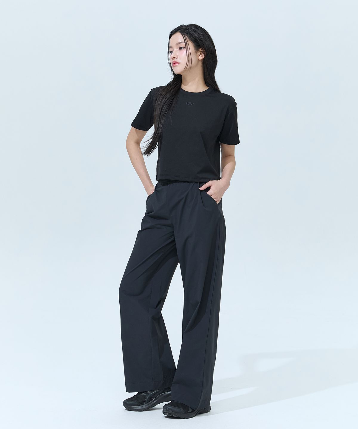 블랙몬스터핏(BLACK MONSTER FIT) 소로나 심볼 크롭 숏슬리브 (2color) / BM260202
