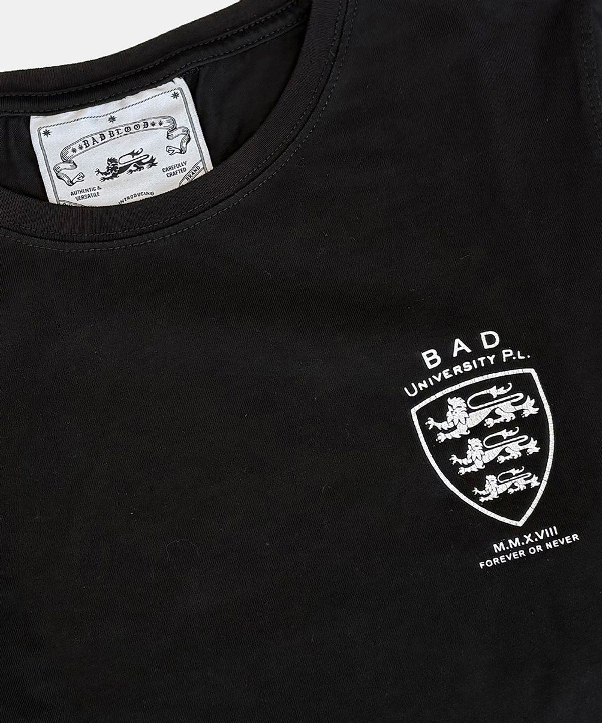 배드블러드(BADBLOOD) Mystic Shield Print Fitted Long Sleeve T-Shirt - Black