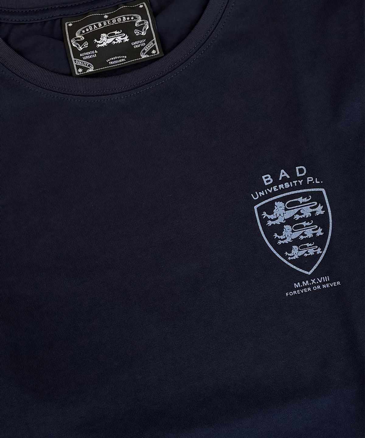 배드블러드(BADBLOOD) Mystic Shield Print Fitted Long Sleeve T-Shirt - Navy