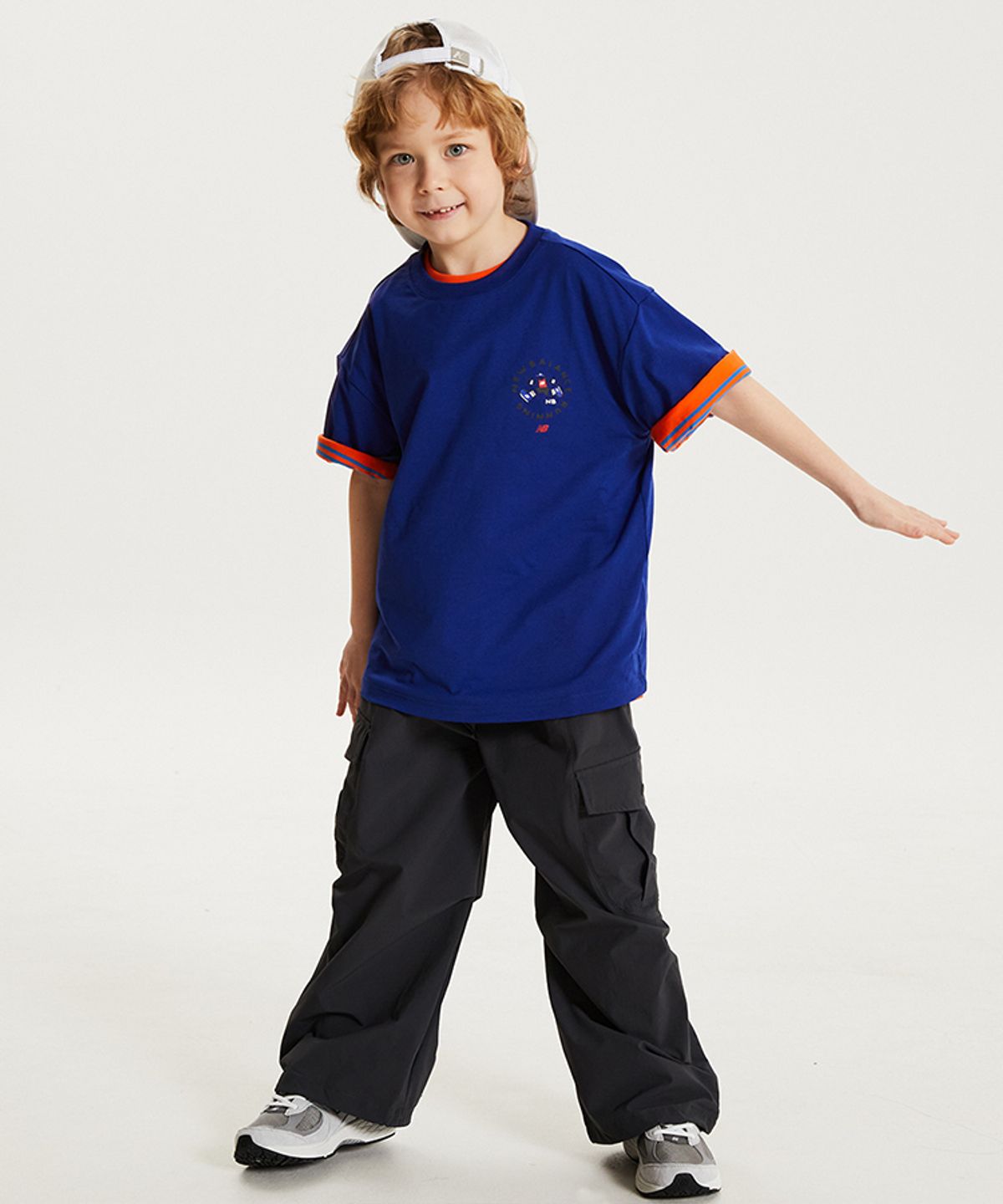 뉴발란스 키즈(NEWBALANCEKIDS) Run Festival_아동 쿨터치 일러스트 반팔티 NK9EG2503U52