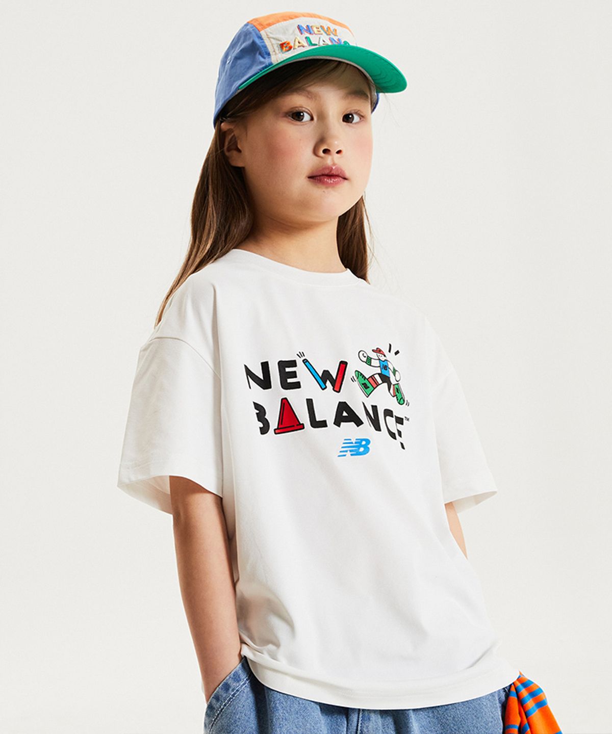 뉴발란스 키즈(NEWBALANCEKIDS) Run Festival_아동 쿨터치 일러스트 반팔티 NK9EG2503U39