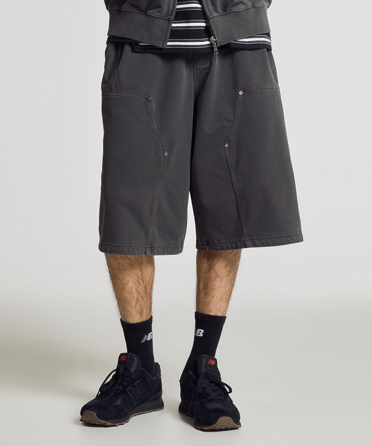 뉴발란스(NEW BALANCE) NBNVG21523 / UNI 트랙 클럽 카펜터 7부 쇼츠 (CHARCOAL)