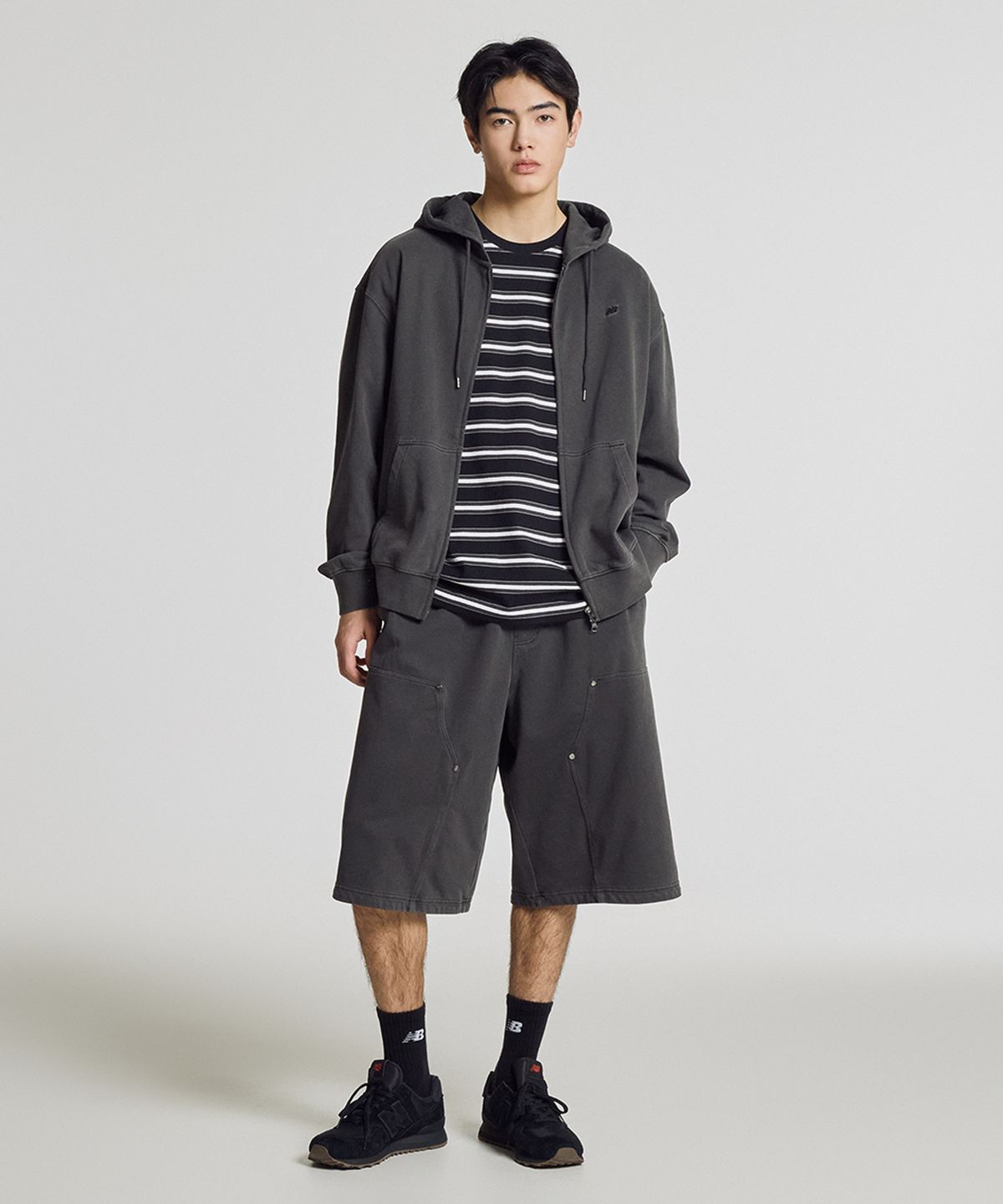 뉴발란스(NEW BALANCE) NBNVG21523 / UNI 트랙 클럽 카펜터 7부 쇼츠 (CHARCOAL)