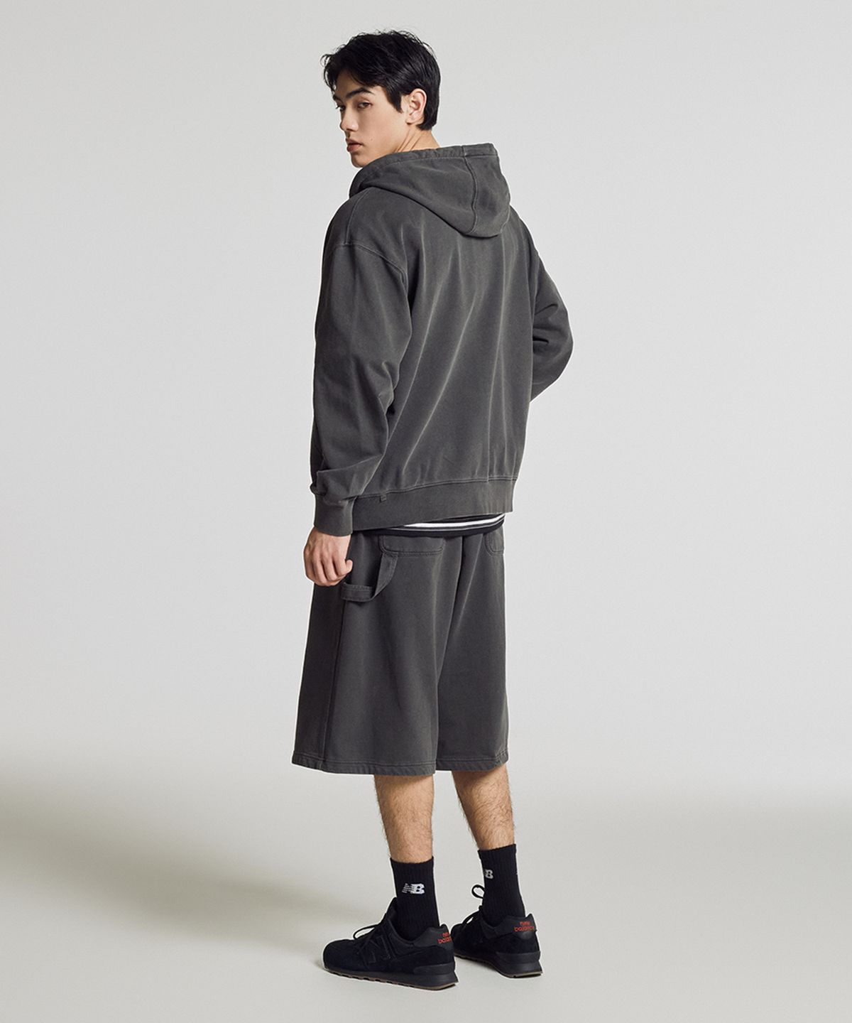 뉴발란스(NEW BALANCE) NBNVG21523 / UNI 트랙 클럽 카펜터 7부 쇼츠 (CHARCOAL)