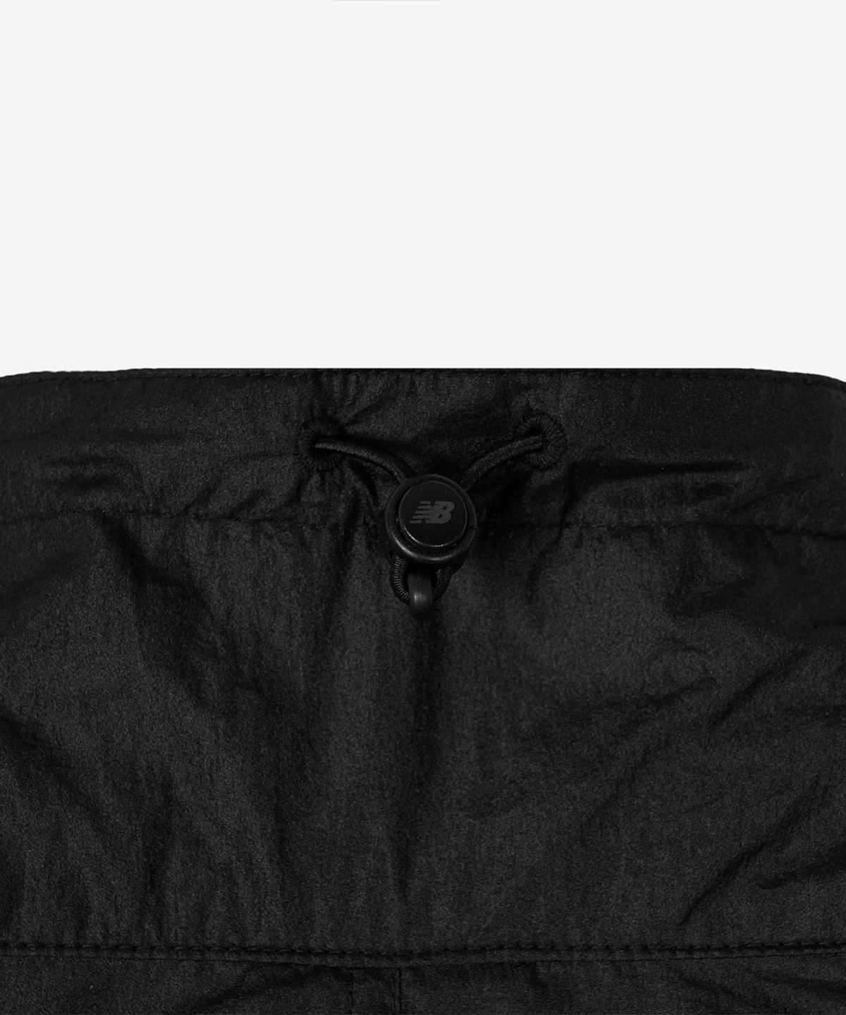 뉴발란스(NEW BALANCE) NBNAG2W422 / WOMEN 204 경량 우븐자켓 (GLOSSY BLACK)