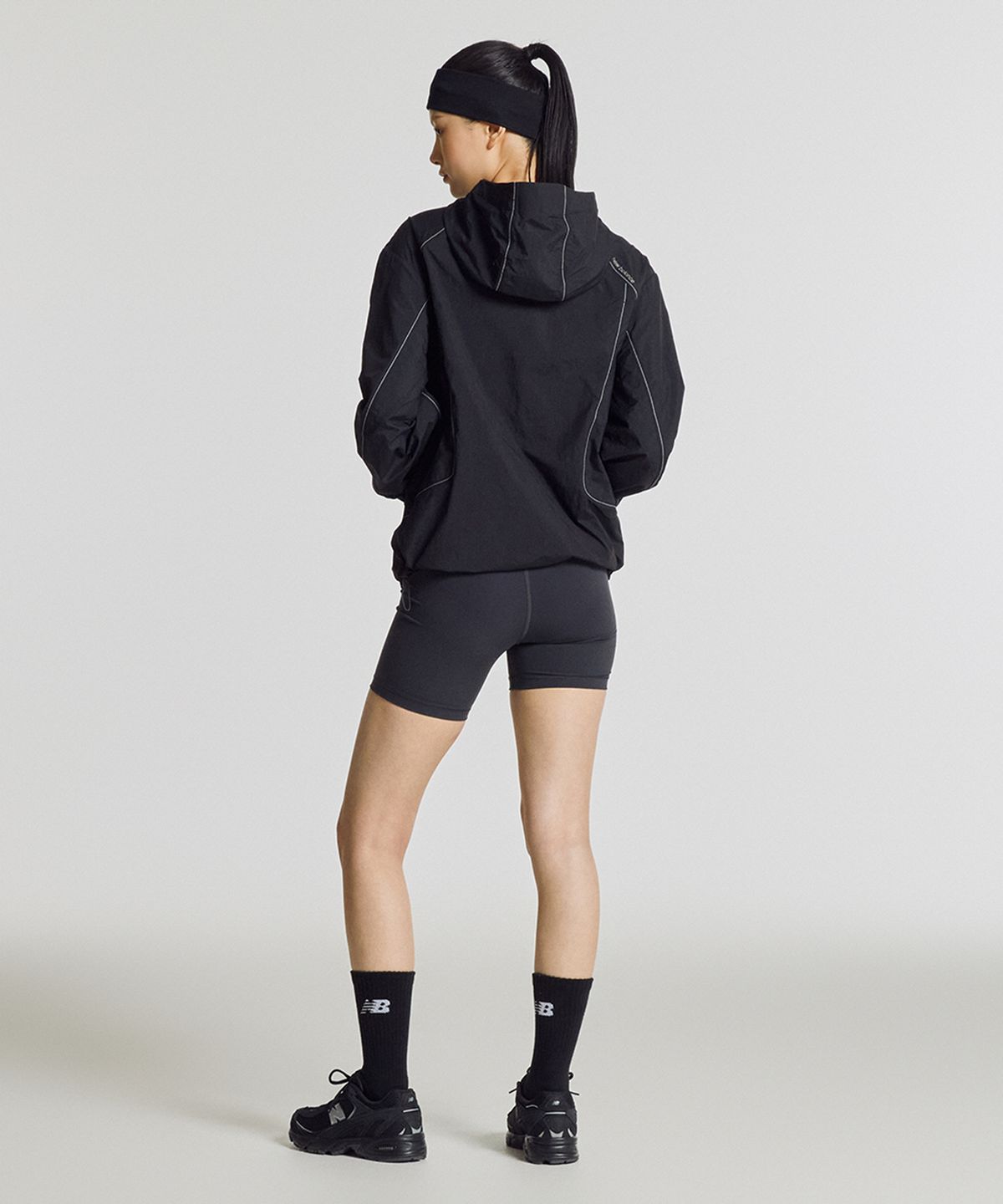 뉴발란스(NEW BALANCE) NBNAG21423 / UNI NANO LIGHT 후드 바람막이 (BLACK)