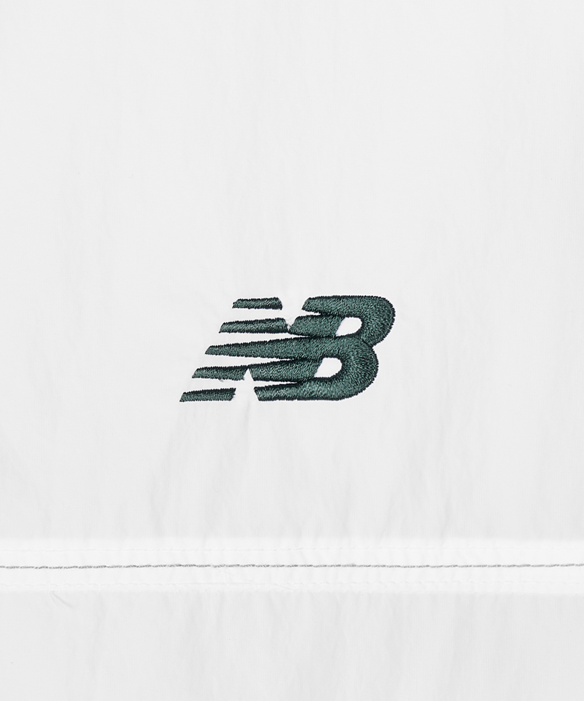뉴발란스(NEW BALANCE) NBNAG21423 / UNI NANO LIGHT 후드 바람막이 (WHITE)