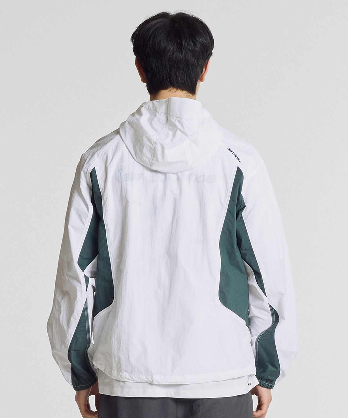 뉴발란스(NEW BALANCE) NBNAG21423 / UNI NANO LIGHT 후드 바람막이 (WHITE)