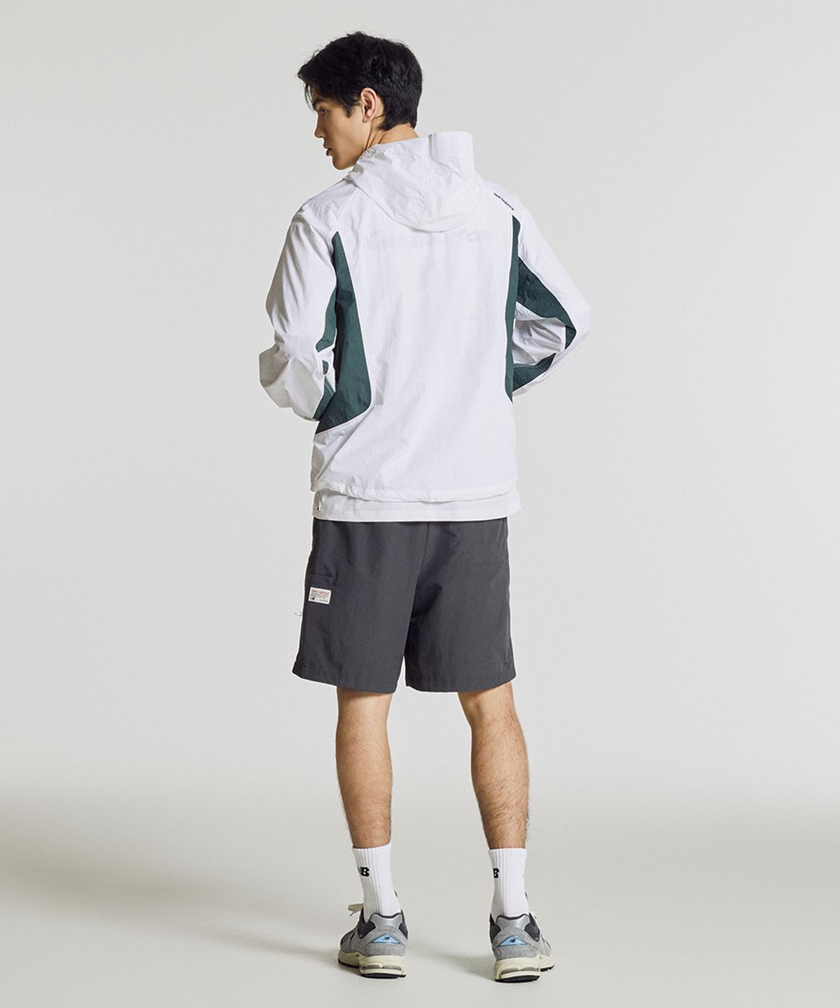 뉴발란스(NEW BALANCE) NBNAG21423 / UNI NANO LIGHT 후드 바람막이 (WHITE)